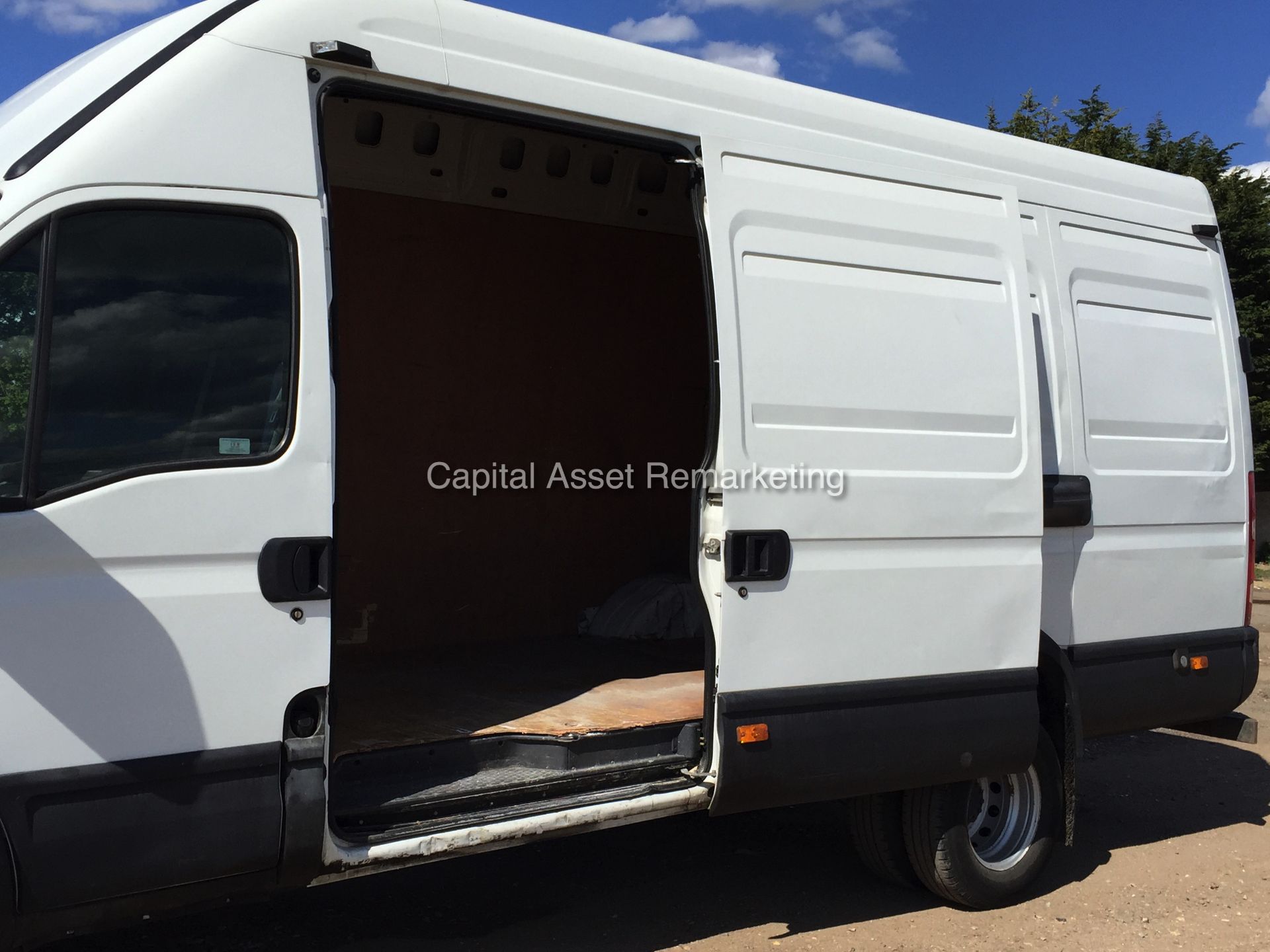 IVECO DAILY 65C18 3.0 HPT (2009 - 59 REG) LWB HI-ROOF  **1 OWNER FROM NEW - LOW MILES** - Image 10 of 19