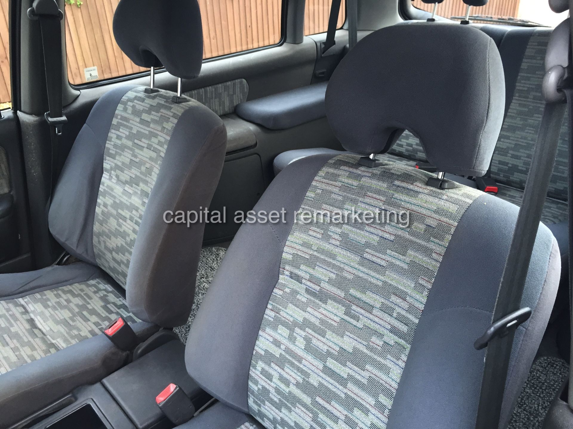 MITSUBISHI RVR 4X4 AIR CON ELEC WINDOWS ELEC MIRROIRS **AUTO**
FIRST REGISTERED IN 2000 - Image 8 of 14