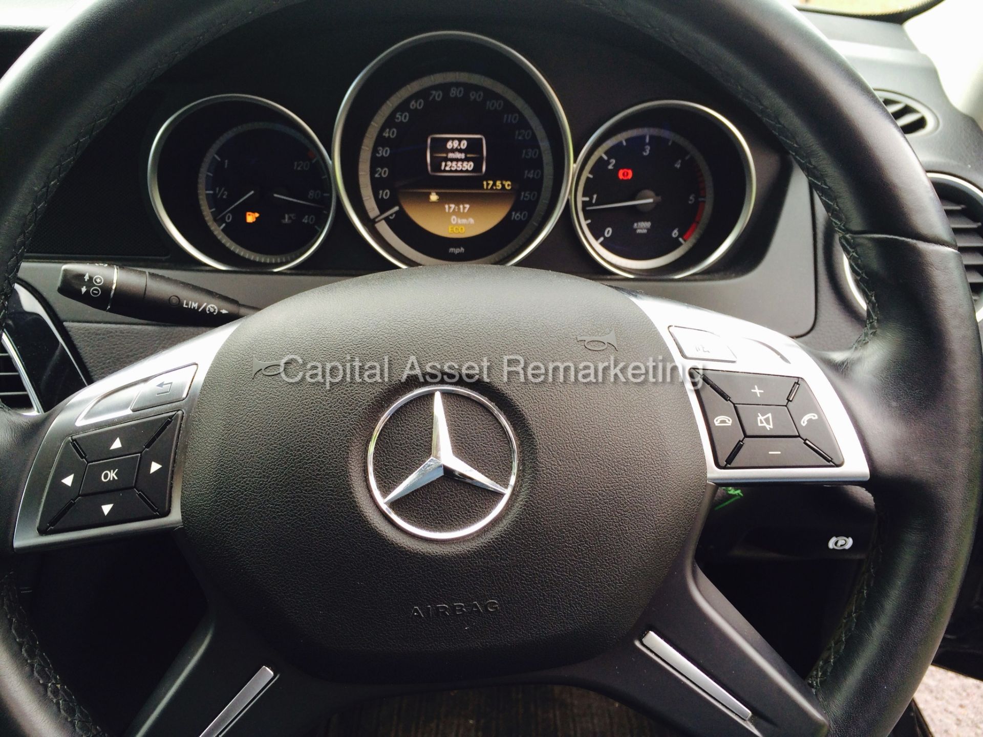 MERCEDES C220 CDI SE (2011 - 11 REG)  204 BHP 'BLUE EFFICIENCY' COMMAND SAT-NAV  **MERCEDES DIRECT** - Image 12 of 16