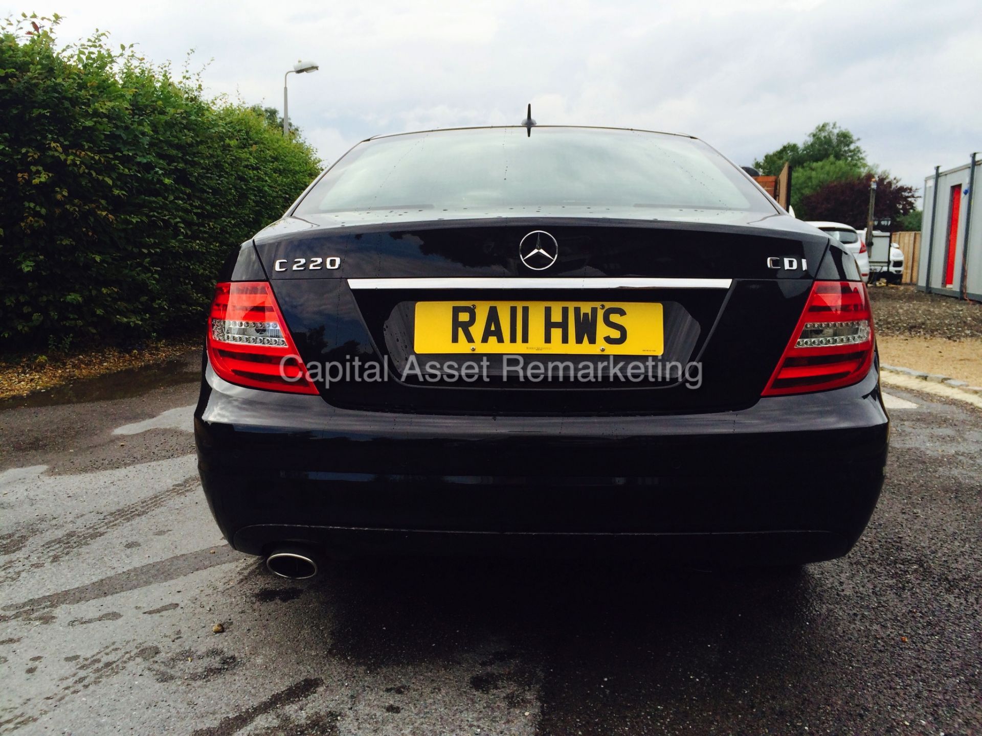 MERCEDES C220 CDI SE (2011 - 11 REG)  204 BHP 'BLUE EFFICIENCY' COMMAND SAT-NAV  **MERCEDES DIRECT** - Image 6 of 16