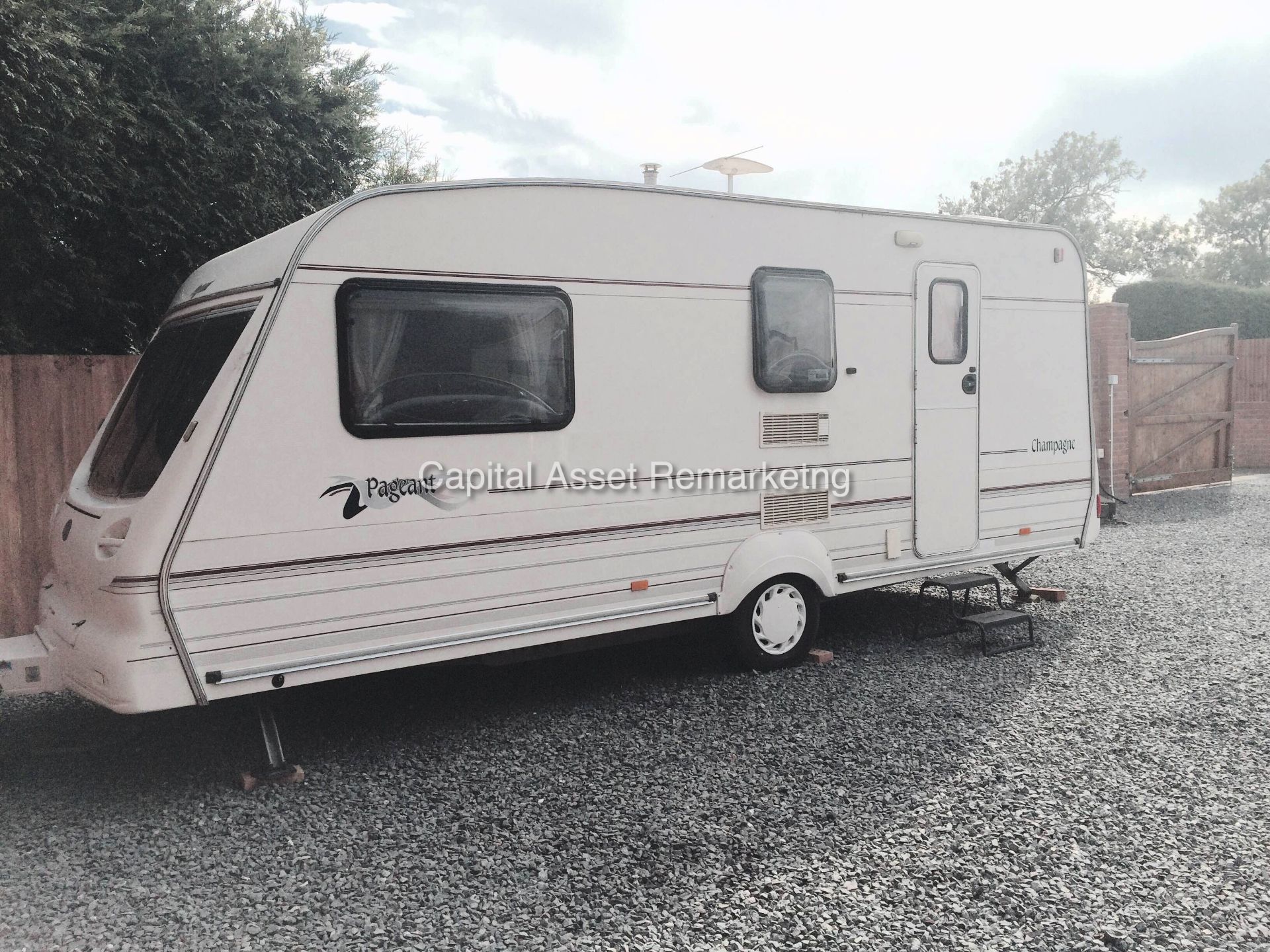 BAILEY PAGEANT 'CHAMPAGNE' CARAVAN (1999 YEAR) **CRIS REGISTERED** (NO VAT - SAVE 20%)