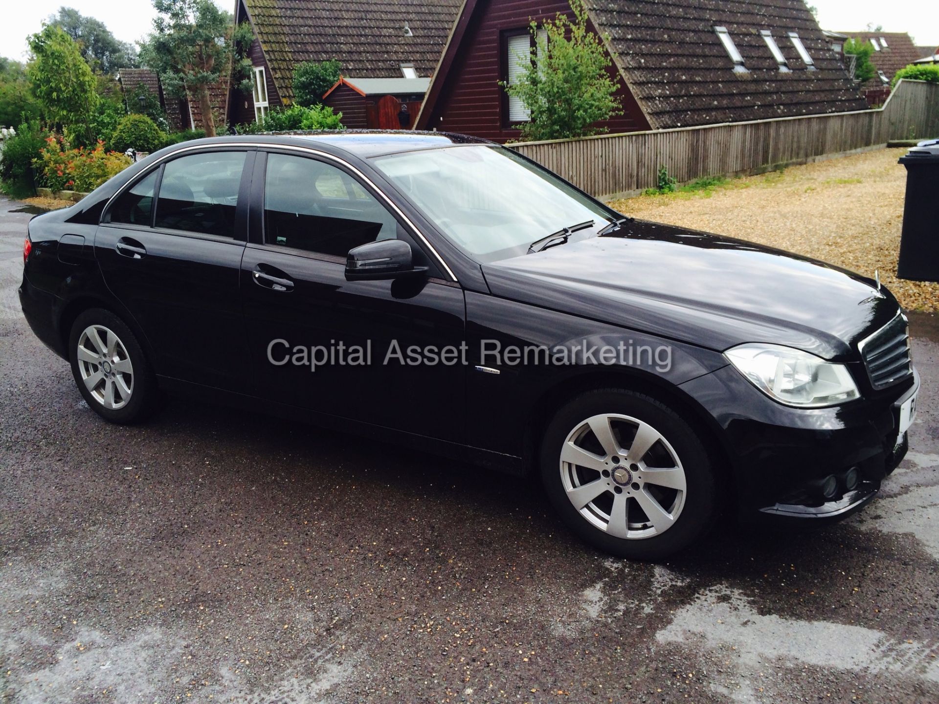 MERCEDES C220 CDI SE (2011 - 11 REG)  204 BHP 'BLUE EFFICIENCY' COMMAND SAT-NAV  **MERCEDES DIRECT** - Image 3 of 16