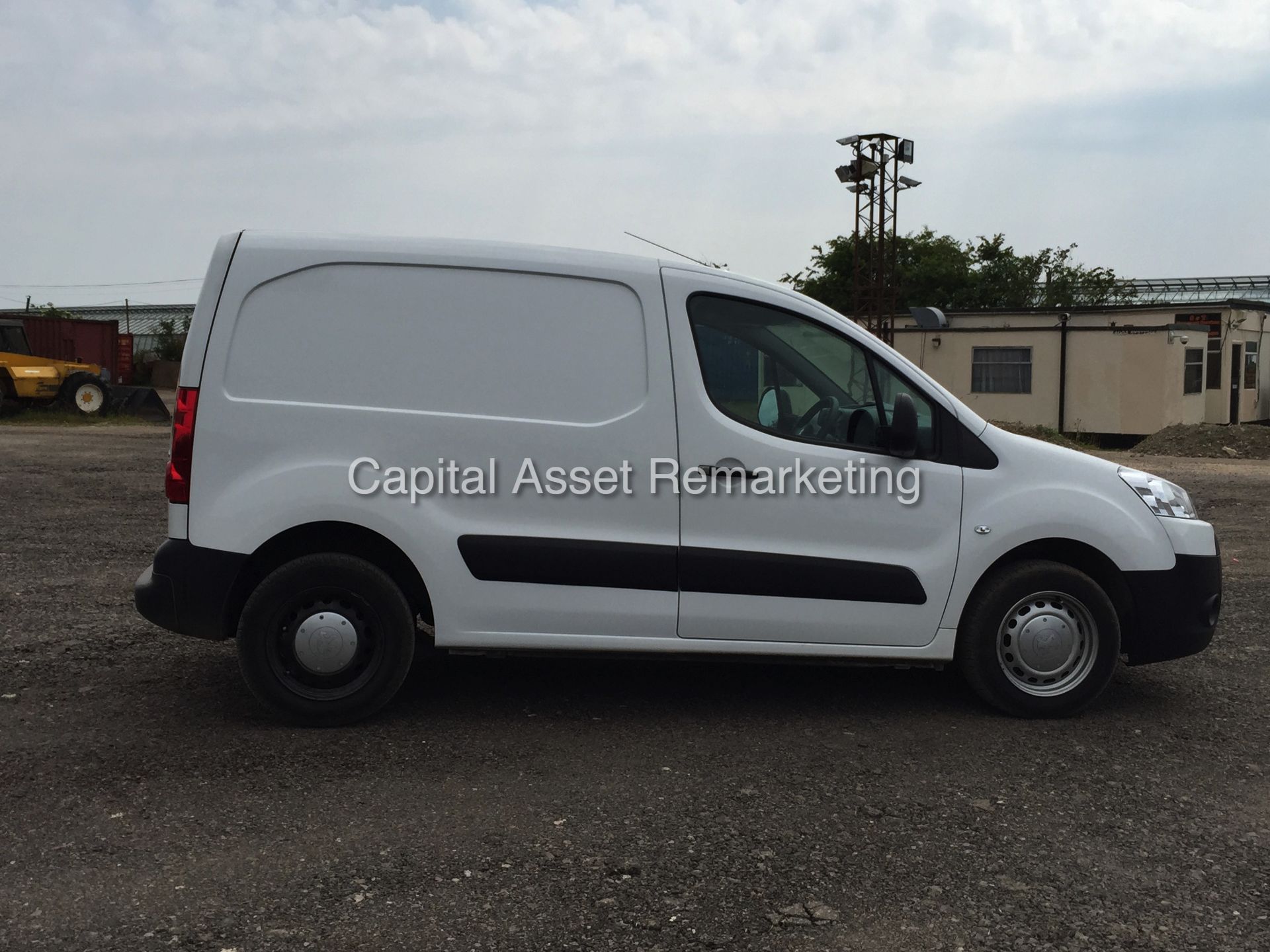 PEUGEOT PARTNER 850 'S' (2011 - 61 REG) ***1 COMPANY OWNER FROM NEW*** - Image 15 of 25