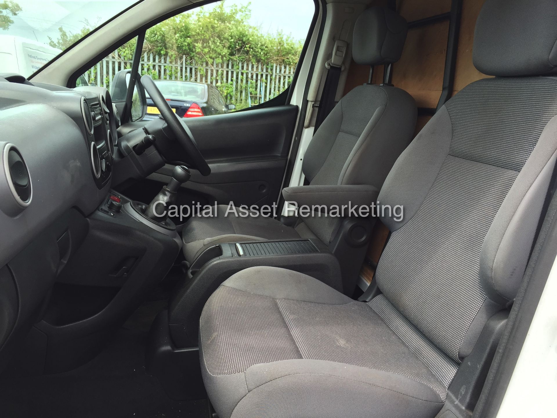 PEUGEOT PARTNER 850 'S' (2011 - 61 REG) ***1 COMPANY OWNER FROM NEW*** - Image 21 of 25
