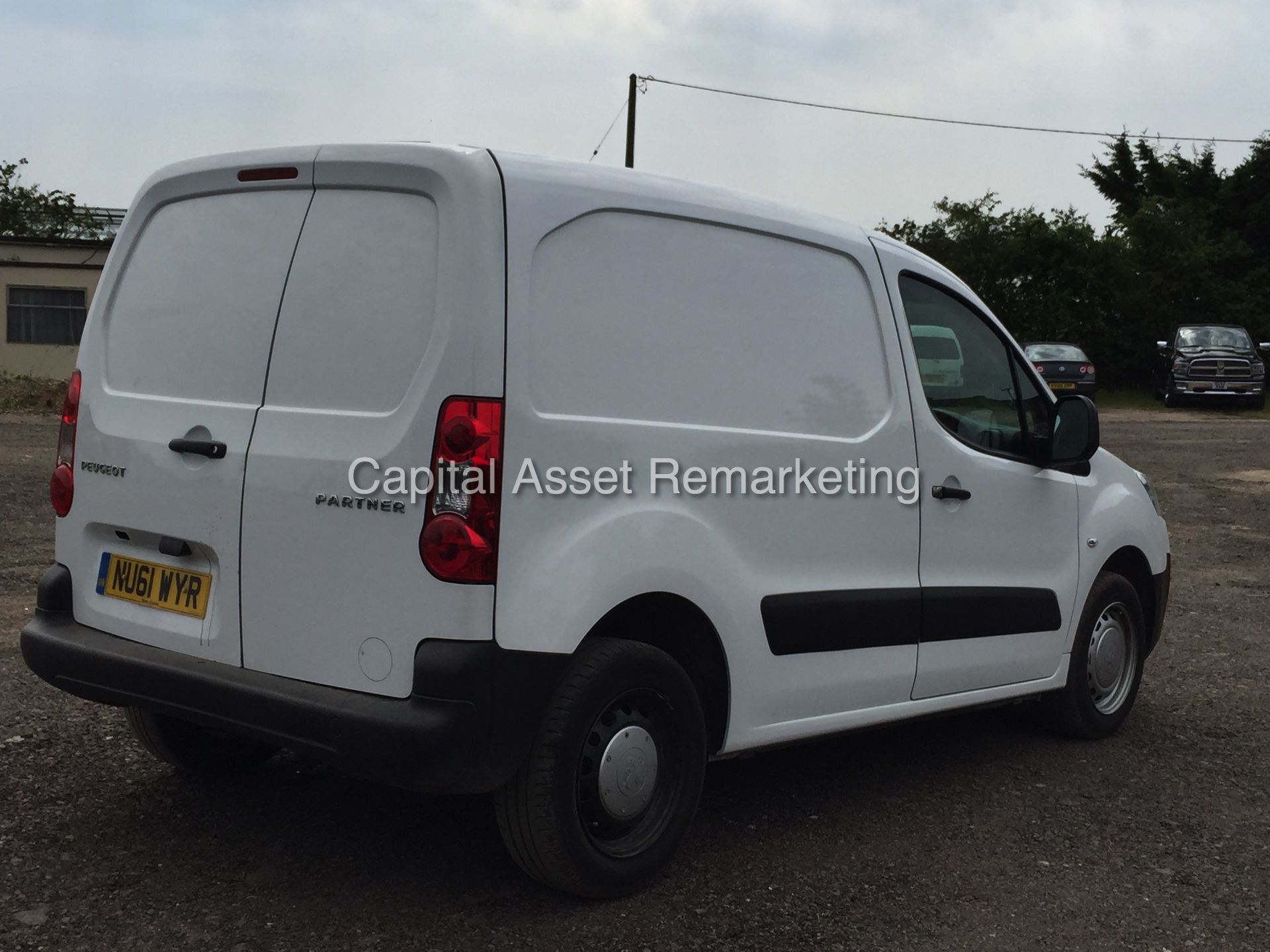 PEUGEOT PARTNER 850 'S' (2011 - 61 REG) ***1 COMPANY OWNER FROM NEW*** - Image 13 of 25