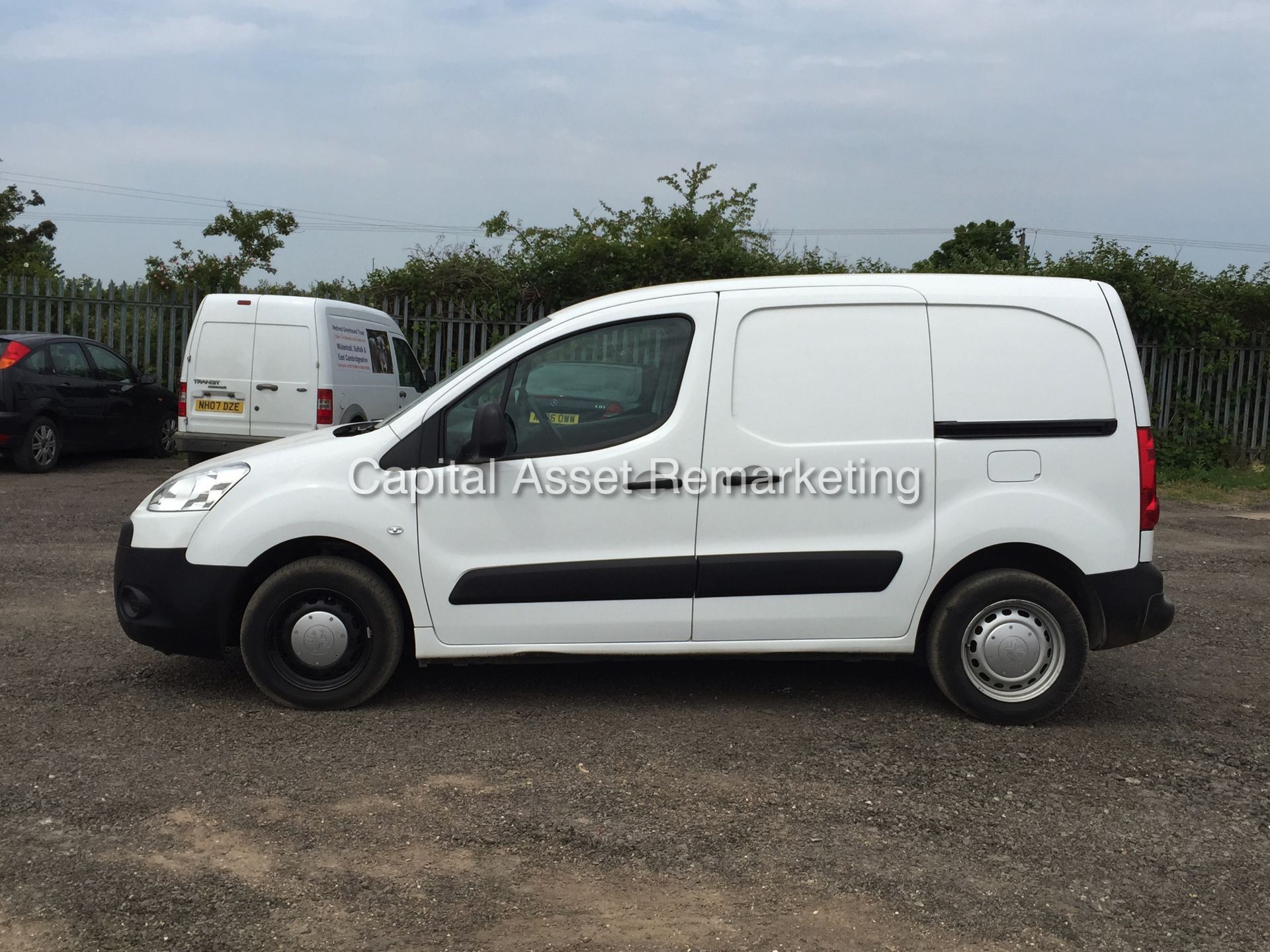 PEUGEOT PARTNER 850 'S' (2011 - 61 REG) ***1 COMPANY OWNER FROM NEW*** - Image 7 of 25