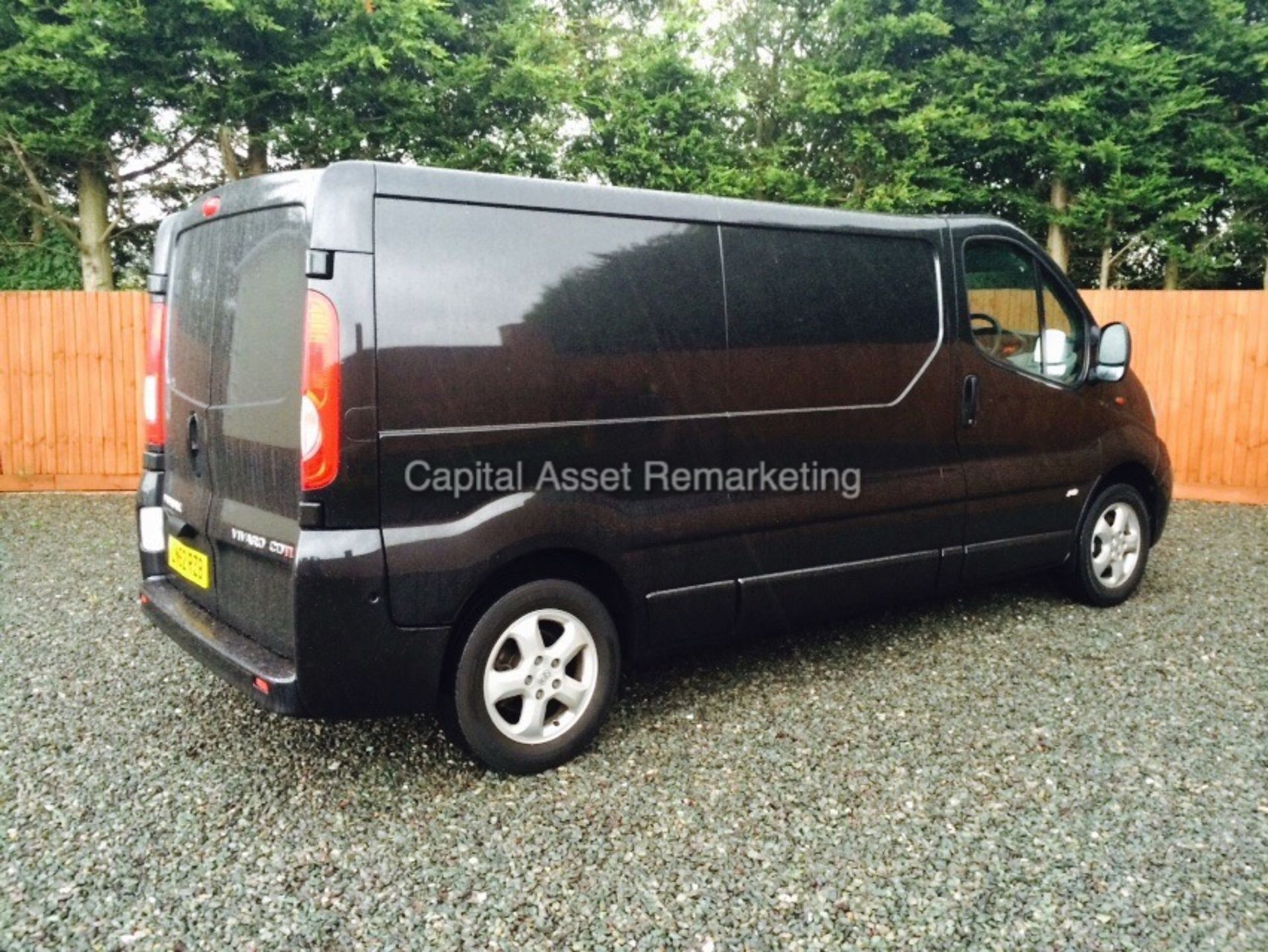 VAUXHALL VIVARO 'SPORTIVE' (2012 - 62 REG) 2.0 CDTI - 6 SPEED - AIR CON - Bild 6 aus 11