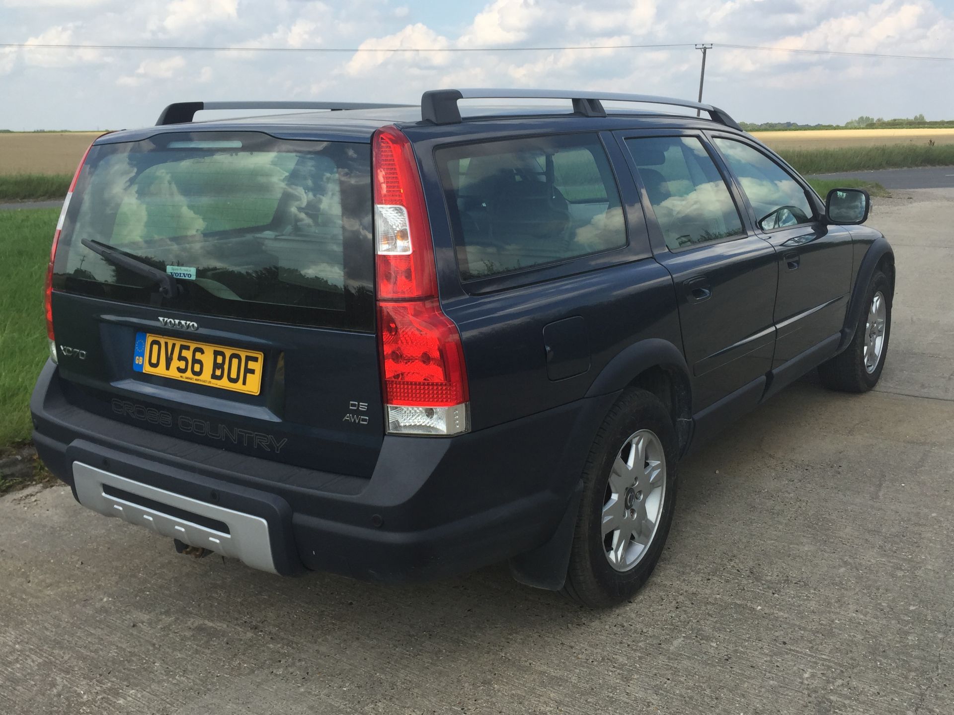 VOLVO XC70 **CROSS COUNTRY** MODEL 4X4 2006(56) FULL SPEC *SAT NAV* CLIMATE CONTROL* ALLOY WHEELS - Image 6 of 22