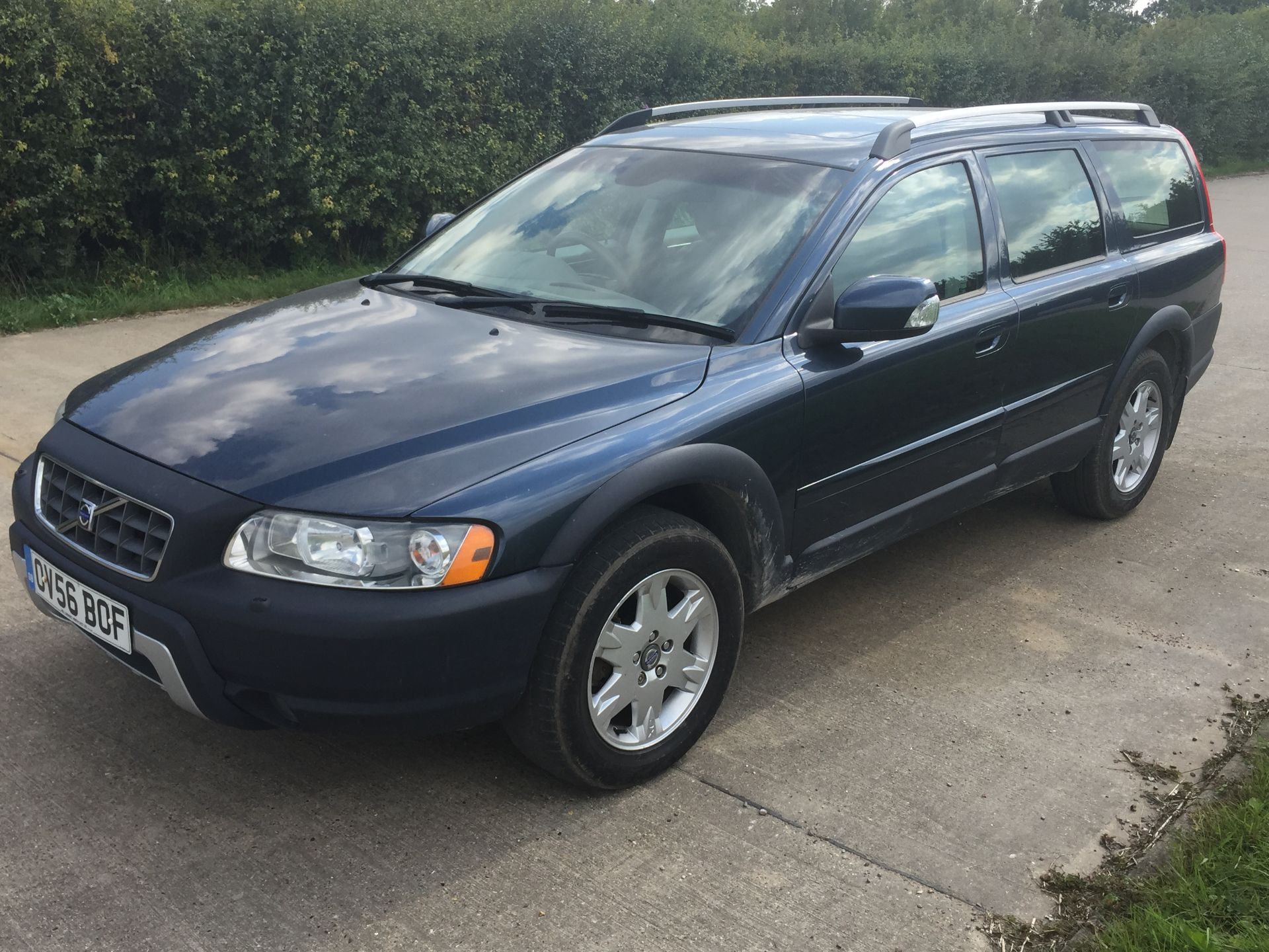 VOLVO XC70 **CROSS COUNTRY** MODEL 4X4 2006(56) FULL SPEC *SAT NAV* CLIMATE CONTROL* ALLOY WHEELS - Image 3 of 22