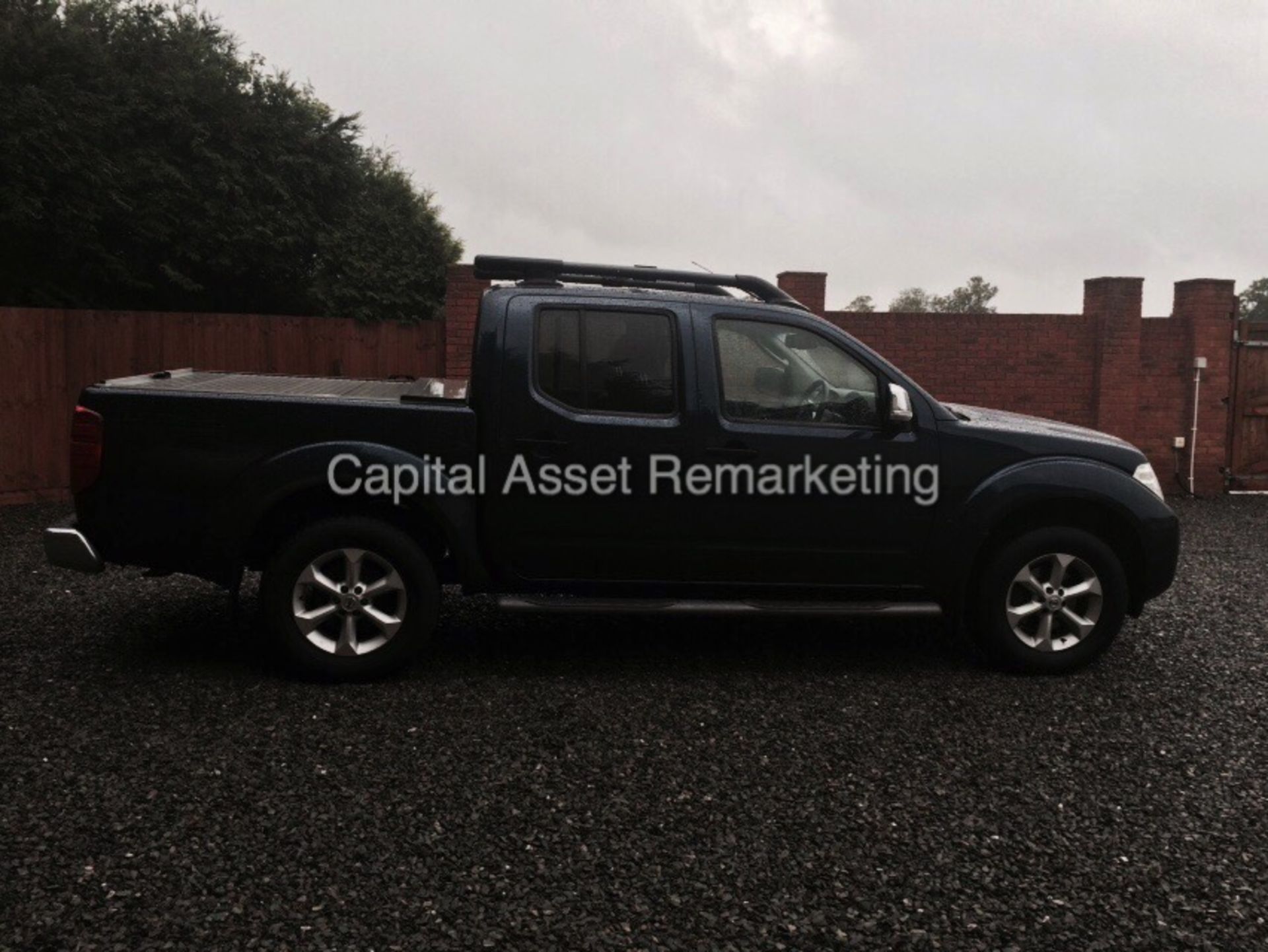 NISSAN NAVARA 'TEKNA' DOUBLE CAB PICK-UP (2011 - 11 REG) 2.5 DCI - 188 PS - 6 SPEED - LEATHER - A/C - Image 3 of 12