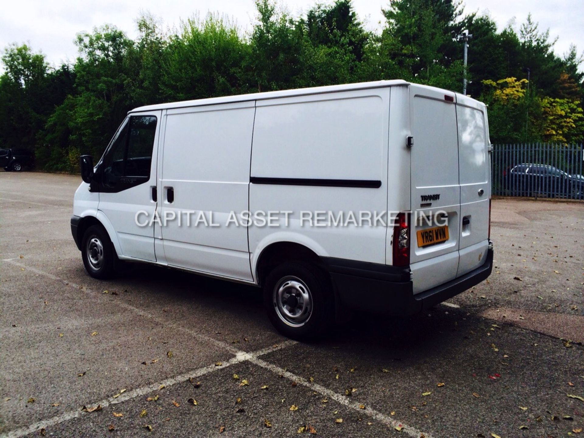 FORD TRANSIT 2.2TDCI SWB (2011) 61 REG - Image 4 of 11