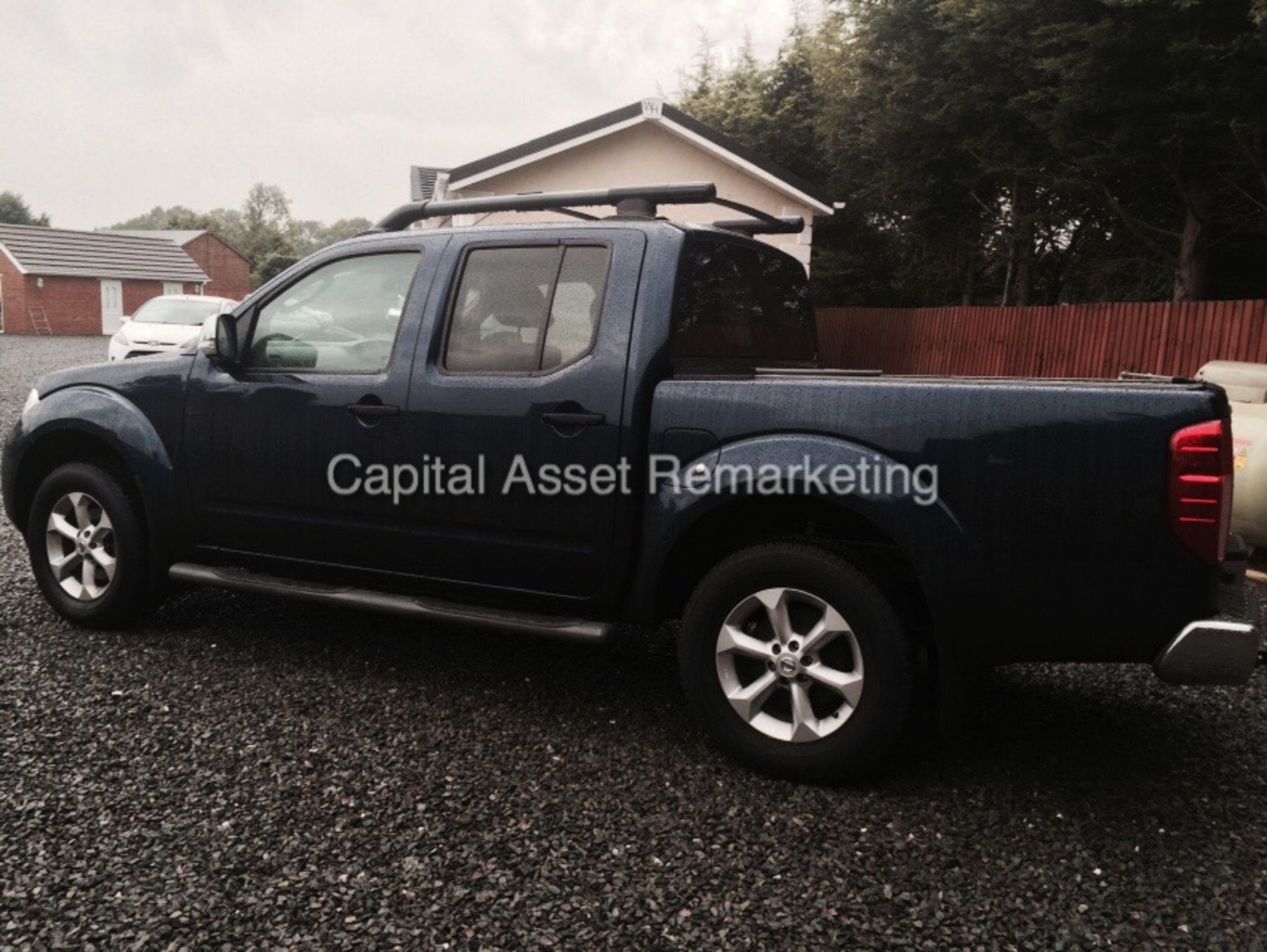 NISSAN NAVARA 'TEKNA' DOUBLE CAB PICK-UP (2011 - 11 REG) 2.5 DCI - 188 PS - 6 SPEED - LEATHER - A/C - Image 5 of 12