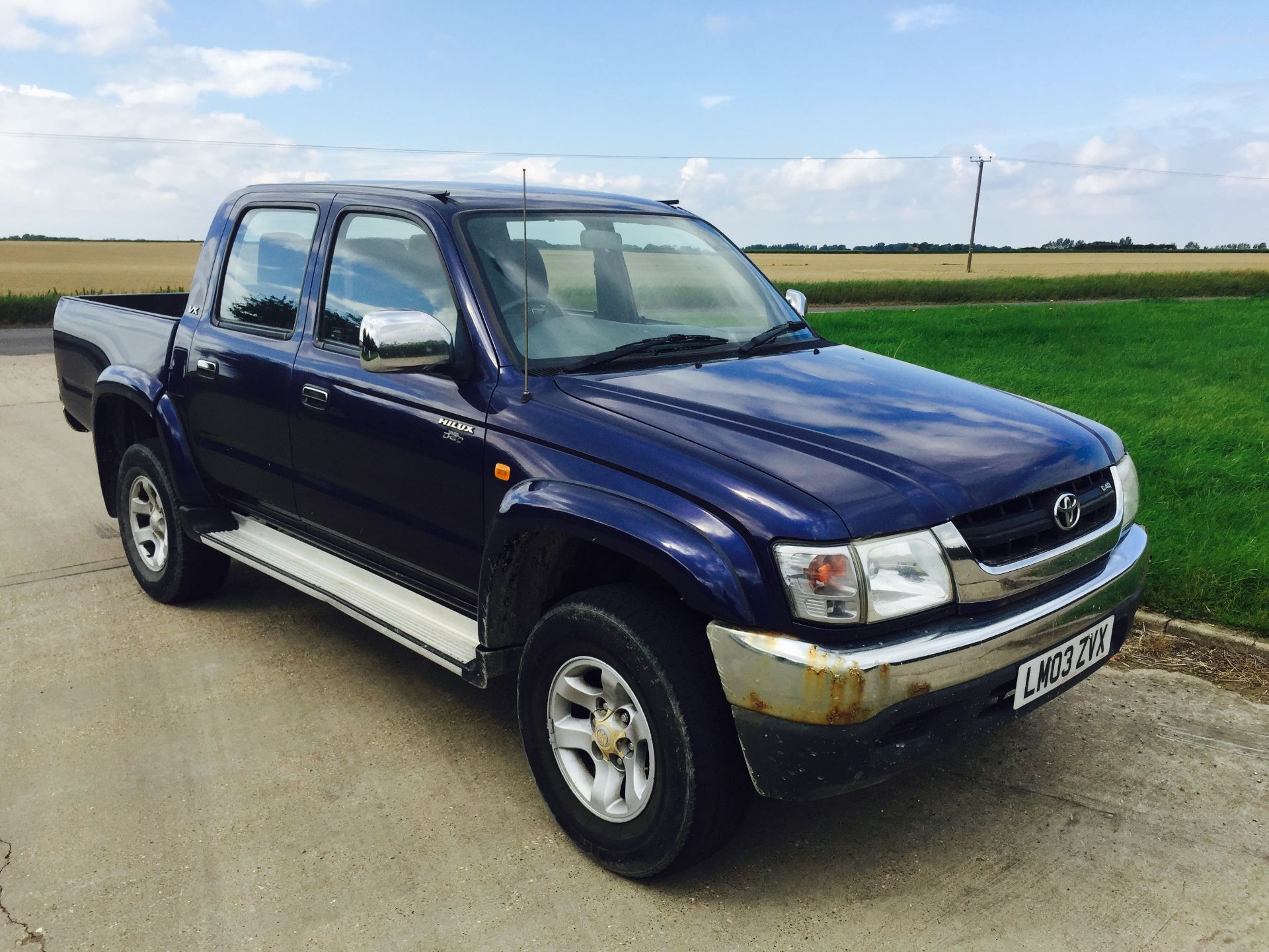 TOYOTA HILUX *VX MODEL* 2.5 2003(03) REG **AIR CON** COMPANY OWNED ONLY COVERED 85,099 MILES