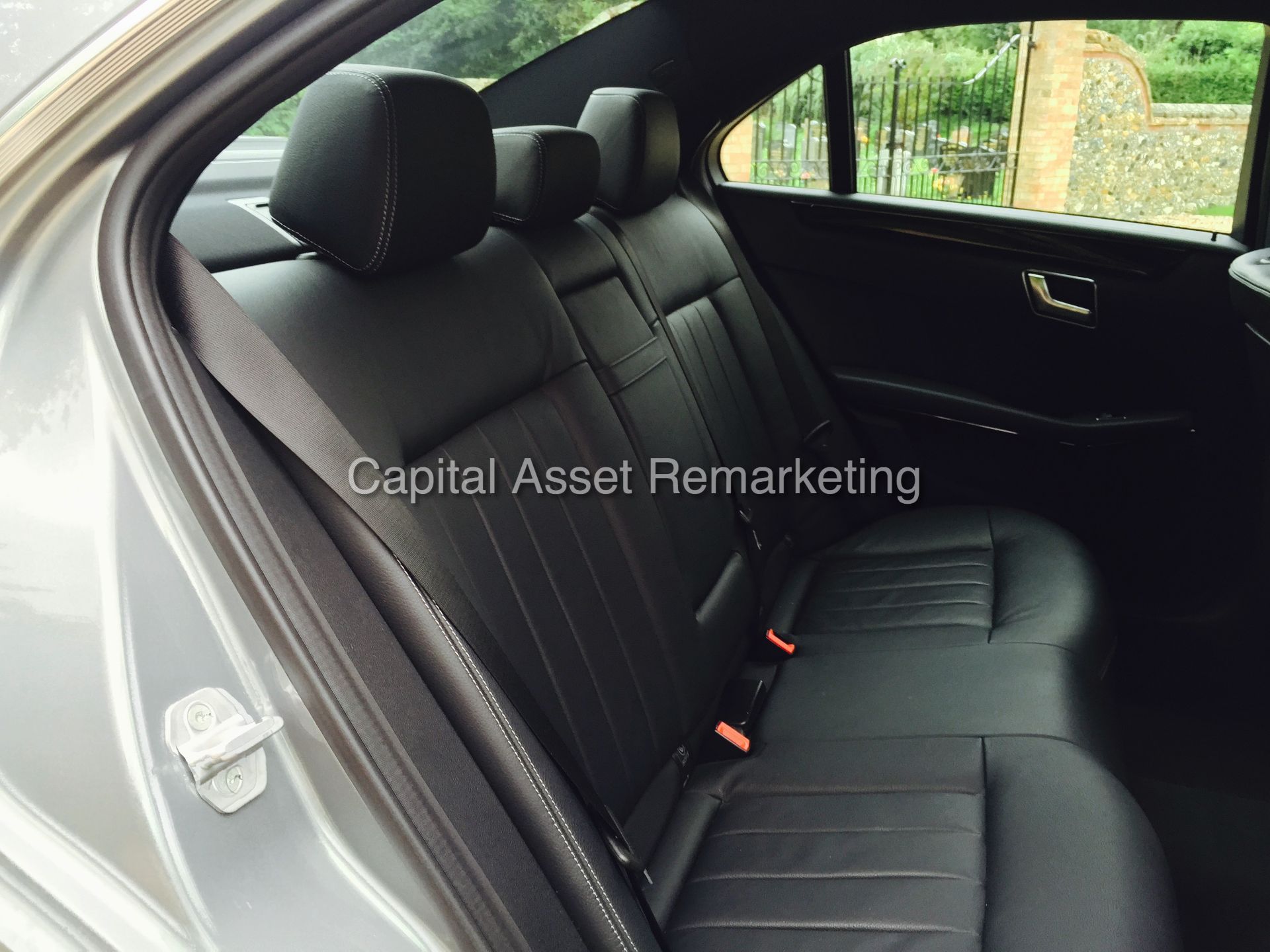 MERCEDES-BENZ E220 CDI 'BLUETEC' (2014 - 64 REG) LEATHER - AUTO - SAT NAV (1 OWNER FROM NEW) - Image 10 of 18