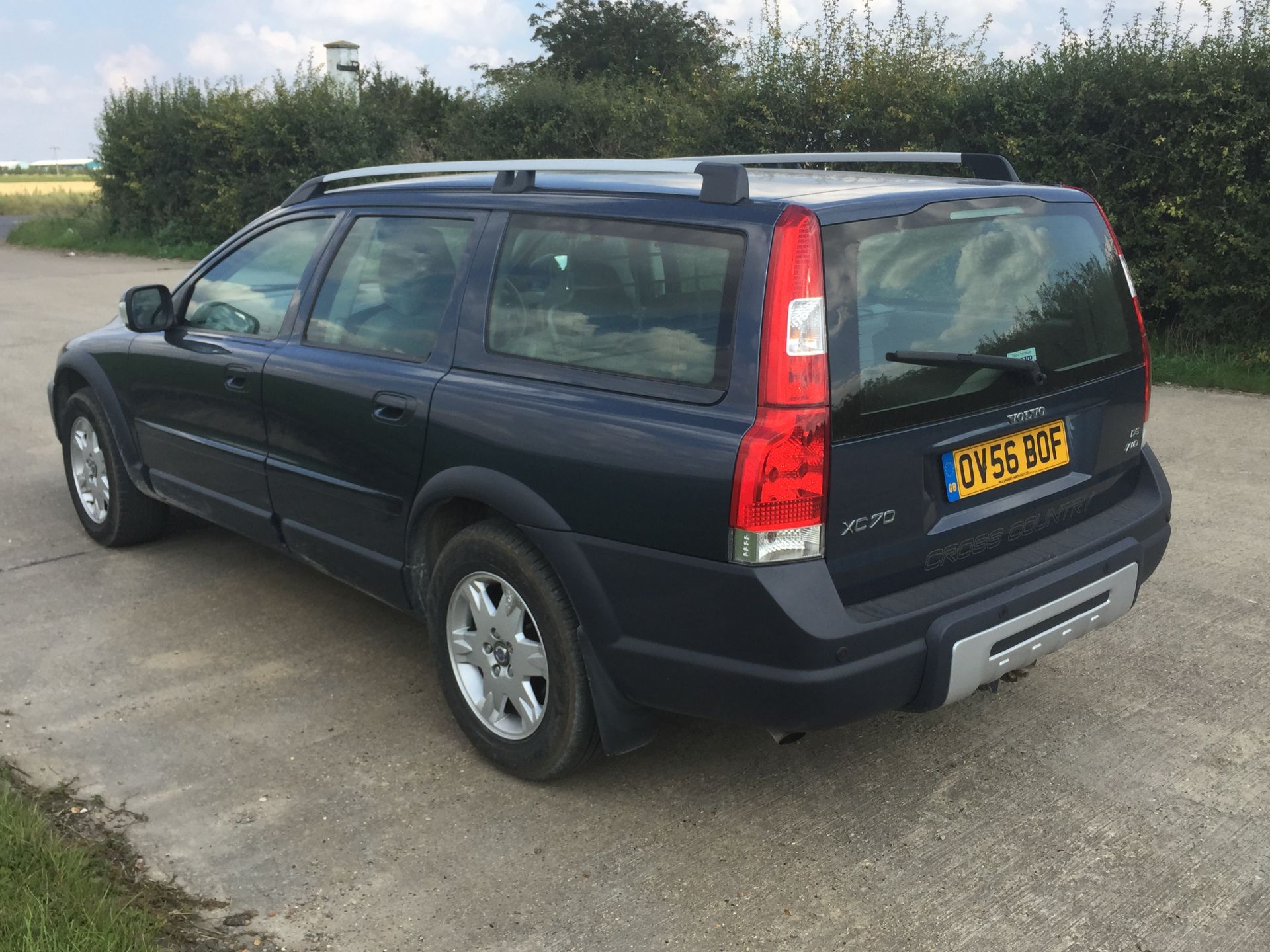 VOLVO XC70 **CROSS COUNTRY** MODEL 4X4 2006(56) FULL SPEC *SAT NAV* CLIMATE CONTROL* ALLOY WHEELS - Image 4 of 22