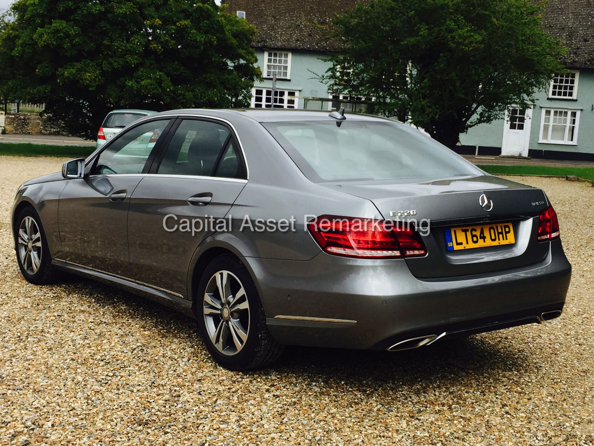 MERCEDES-BENZ E220 CDI 'BLUETEC' (2014 - 64 REG) LEATHER - AUTO - SAT NAV (1 OWNER FROM NEW) - Image 9 of 18