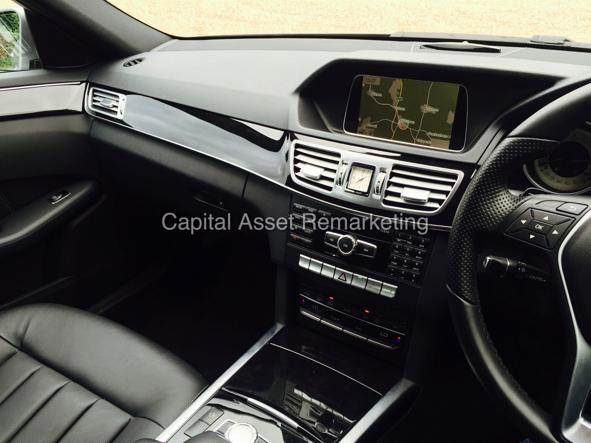 MERCEDES-BENZ E220 CDI 'BLUETEC' (2014 - 64 REG) LEATHER - AUTO - SAT NAV (1 OWNER FROM NEW) - Image 15 of 18