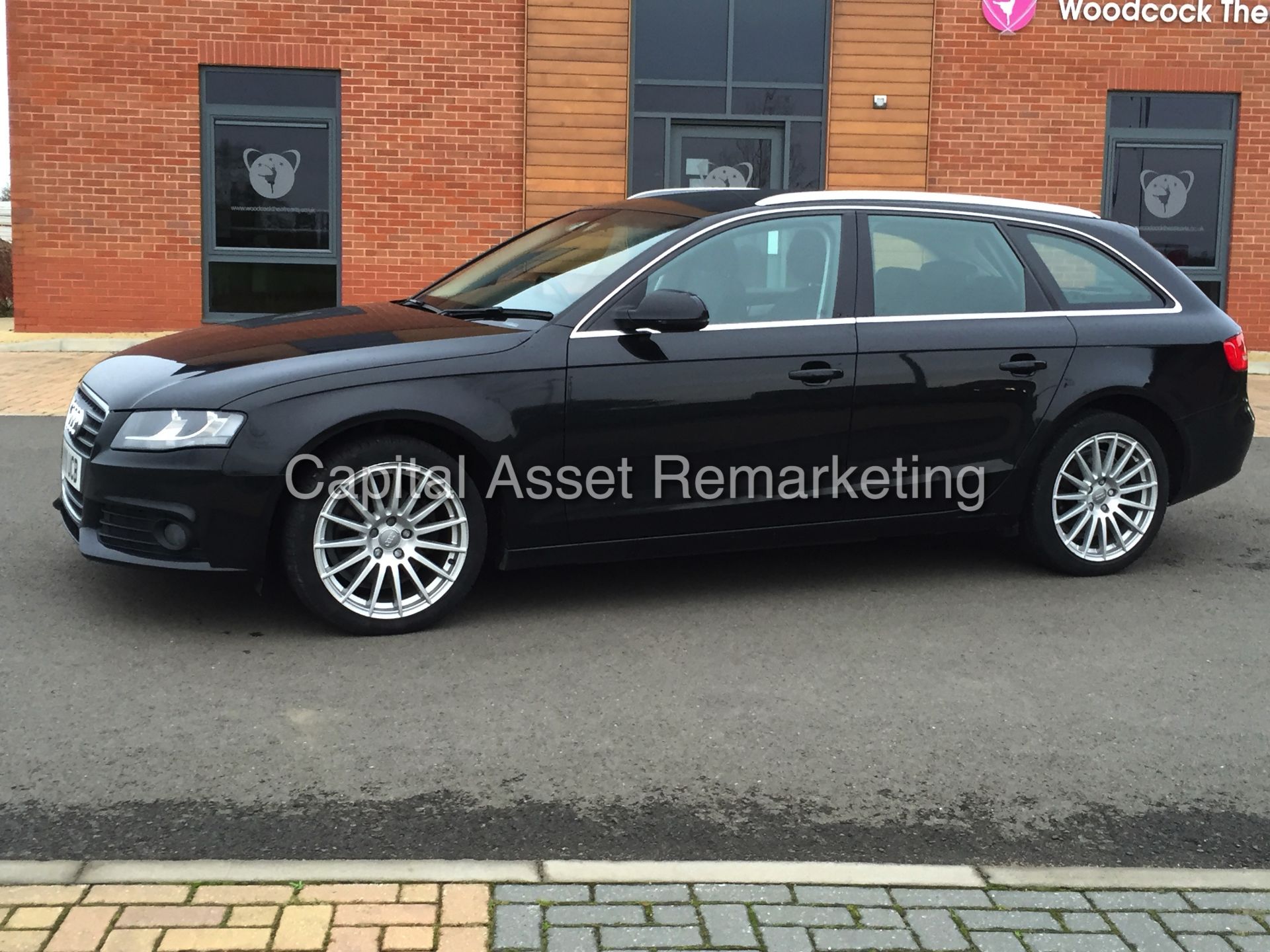 ON SALE ! AUDI A4 'AVANT' SE - 11 REG - 2.0 TDI - STOP / START 'SPECIAL EQUIPMENT' (NO VAT-SAVE 20%) - Image 2 of 20