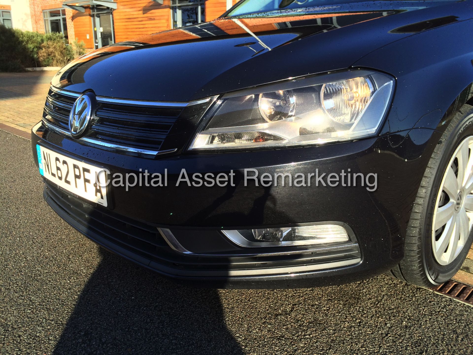 On Sale ! VW PASSAT 'SALOON' (2013 SPEC) 1.6 TDI - 6 SPEED 'BLUEMOTION' (1 OWNER - AIR CON) - Image 9 of 19