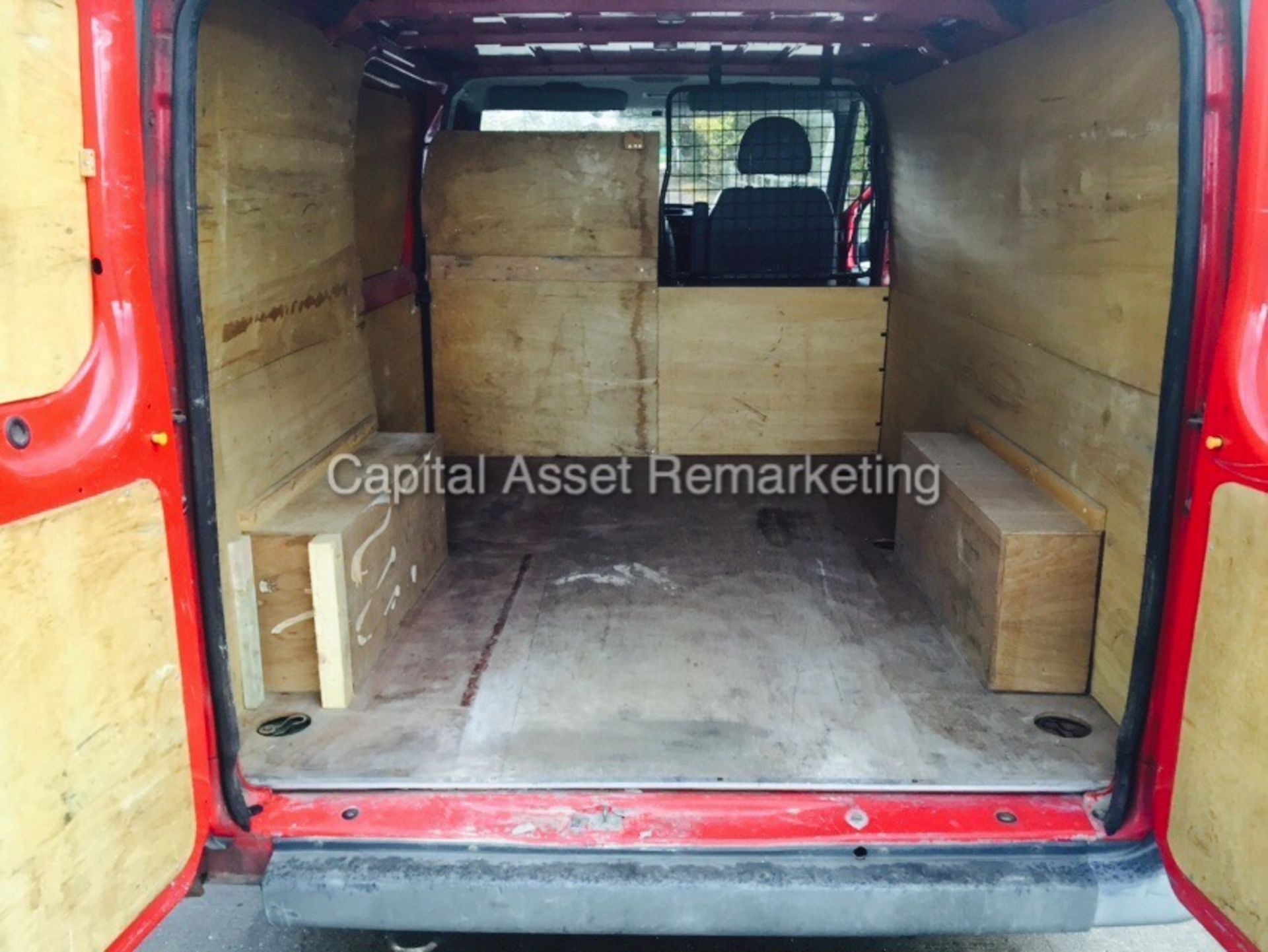 FORD TRANSIT 100 T300 (2004 - 04 REG) 2.0 DIESEL '100 PS'  (ULTRA LOW MILES)
NO VAT TO (SAVE 20%) - Image 10 of 10