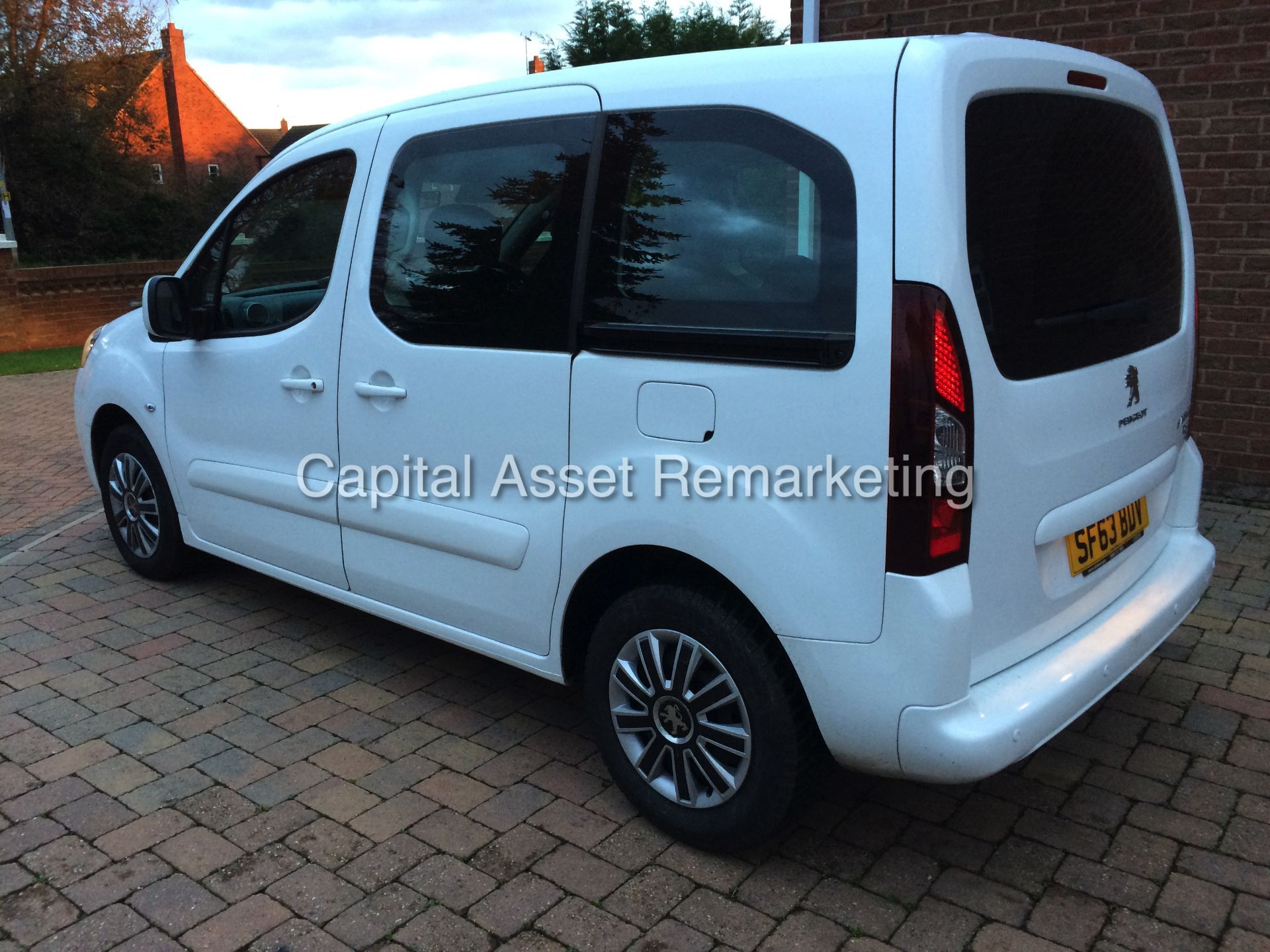 PEUGEOT PARTNER 'TEPEE' S E-HDI (2013 - 63 REG) 1.6 E-HDI 'AUTO' (5 SEATER) 'AIR CON - 1 OWNER' - Image 6 of 19