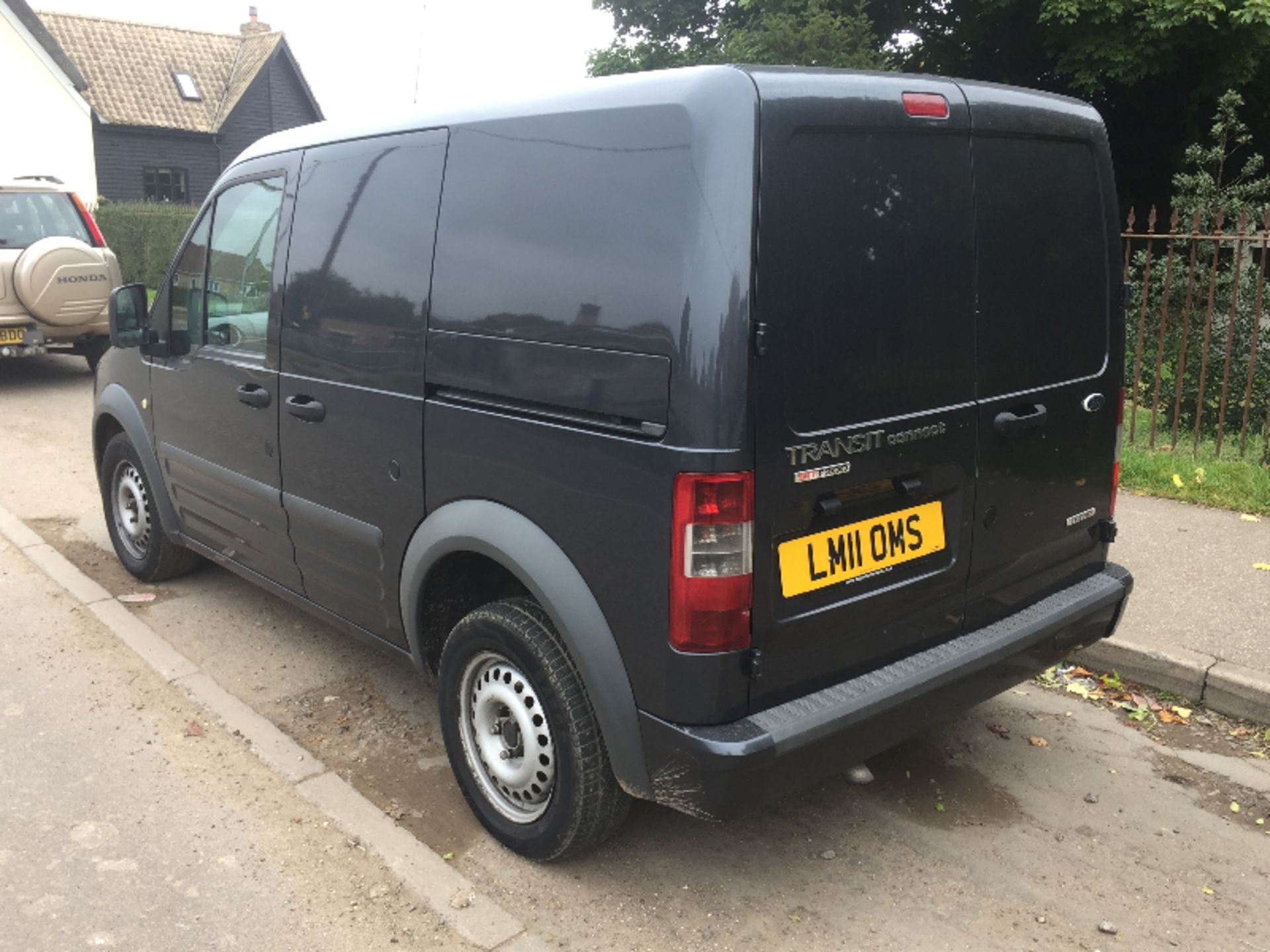 FORD TRANSIT CONNECT TDCI 90 T200 **TREND** 2011(11) REG **ONE FORMER KEEPER** - Image 4 of 12
