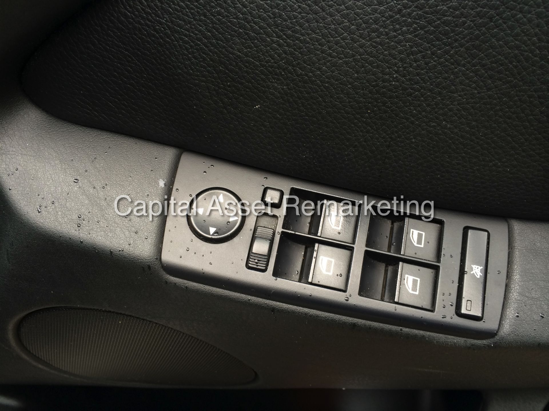 ON SALE ! BMW X5 'SPORT' (2004 - 04 REG) 3.0 DIESEL - AUTO - LEATHER -SAT NAV - TV (NO VAT-SAVE 20%) - Image 16 of 20