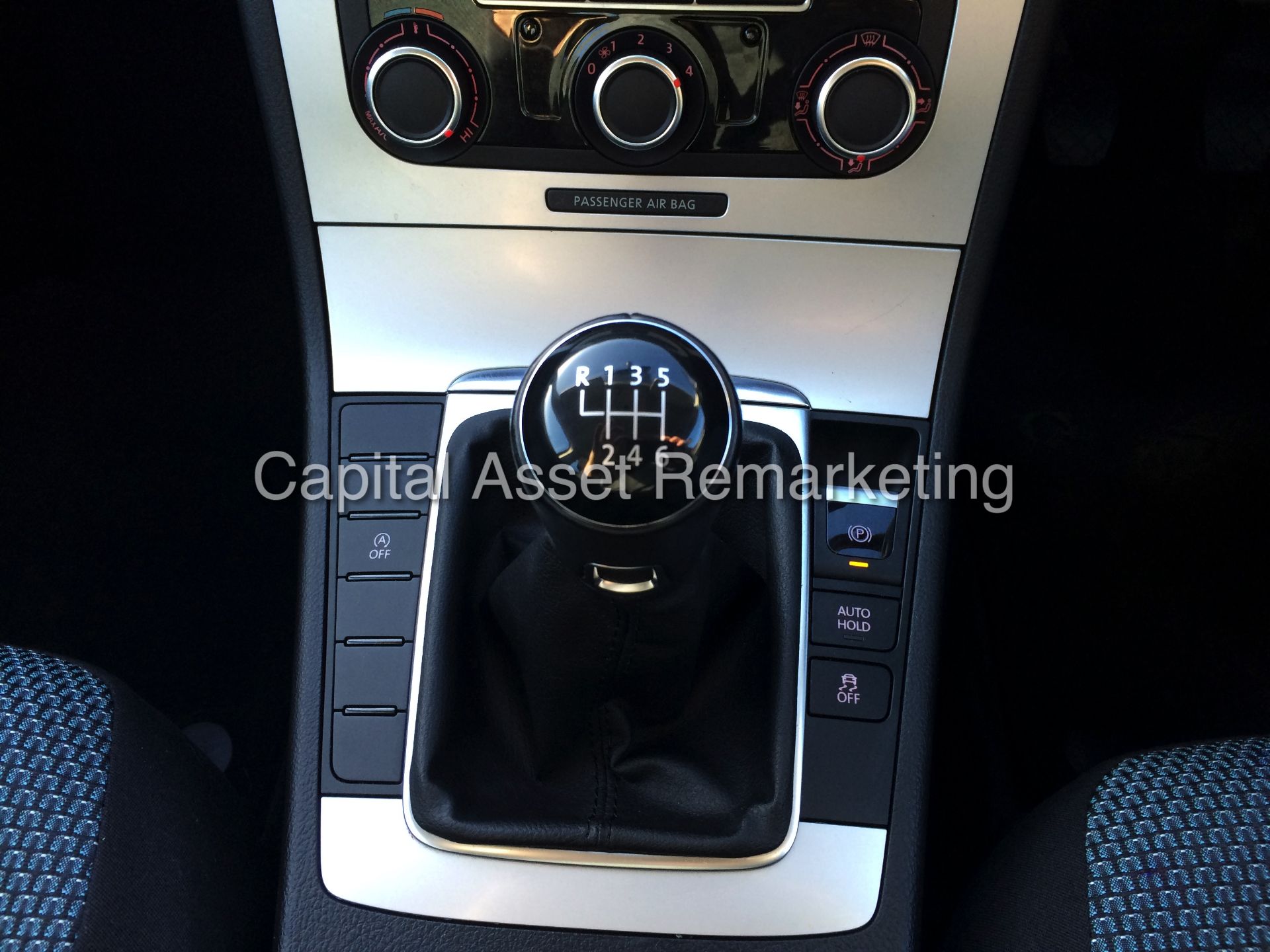 On Sale ! VW PASSAT 'SALOON' (2013 SPEC) 1.6 TDI - 6 SPEED 'BLUEMOTION' (1 OWNER - AIR CON) - Image 19 of 19