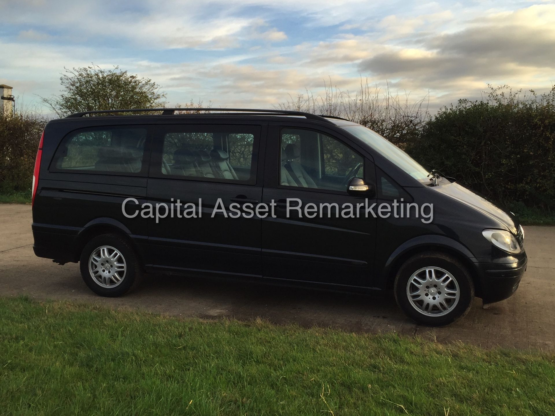 ON SALE ! MERCEDES VIANO 'AMBIENTE' 07 REG - 2.2 CDI -AUTO - LEATHER - SAT NAV-FULLY LOADED - NO VAT - Image 8 of 30