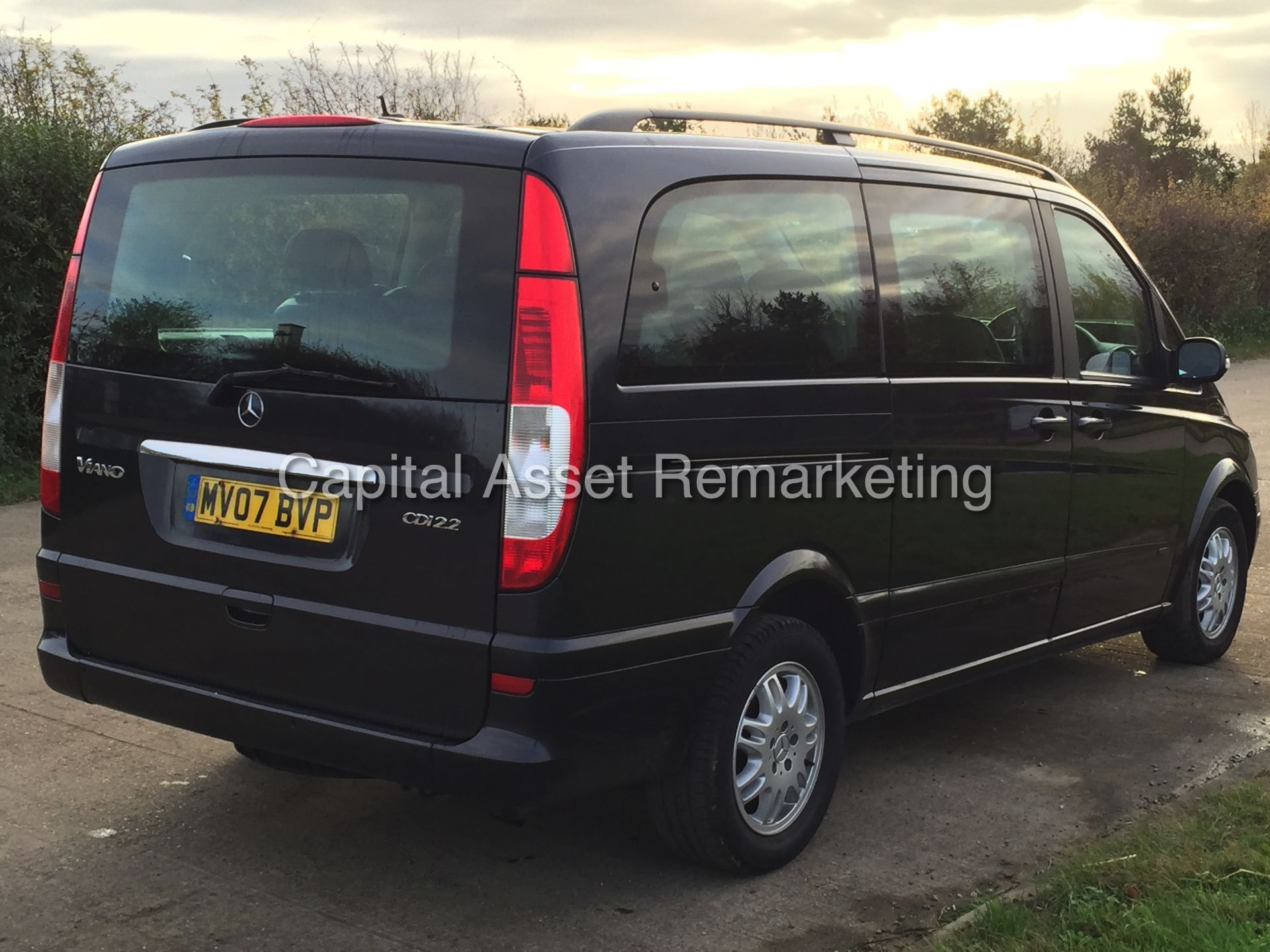 ON SALE ! MERCEDES VIANO 'AMBIENTE' 07 REG - 2.2 CDI -AUTO - LEATHER - SAT NAV-FULLY LOADED - NO VAT - Image 7 of 30
