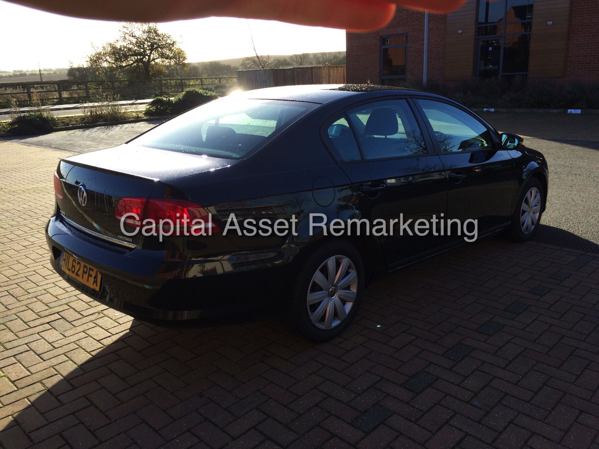 On Sale ! VW PASSAT 'SALOON' (2013 SPEC) 1.6 TDI - 6 SPEED 'BLUEMOTION' (1 OWNER - AIR CON) - Image 5 of 19