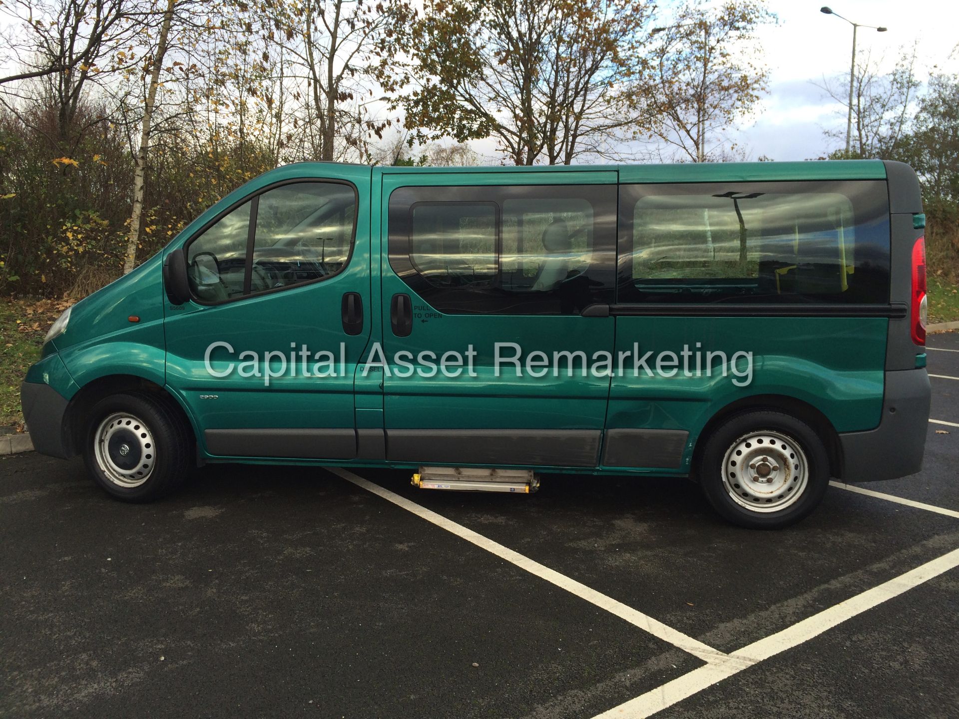 VAUXHALL VIVARO 'COMBI' LWB (2009 - 09 REG) MINI-BUS - WHEEL CHAIR ACCESS  (1 OWNER) - Image 2 of 16