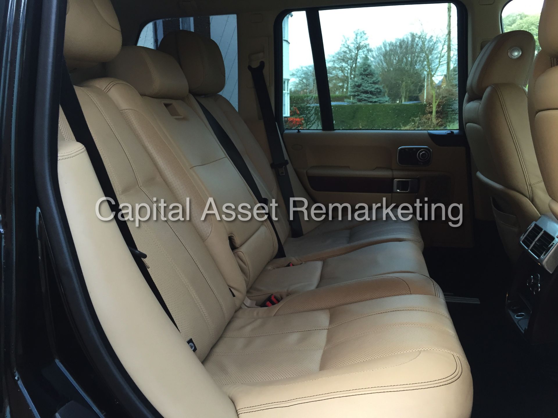 (ON SALE) RANGE ROVER VOGUE 'SE' (2010 - 10 REG) 3.6 TDV8 - AUTO 'HUGE SPEC - FULL HISTORY' (NO VAT) - Image 19 of 33