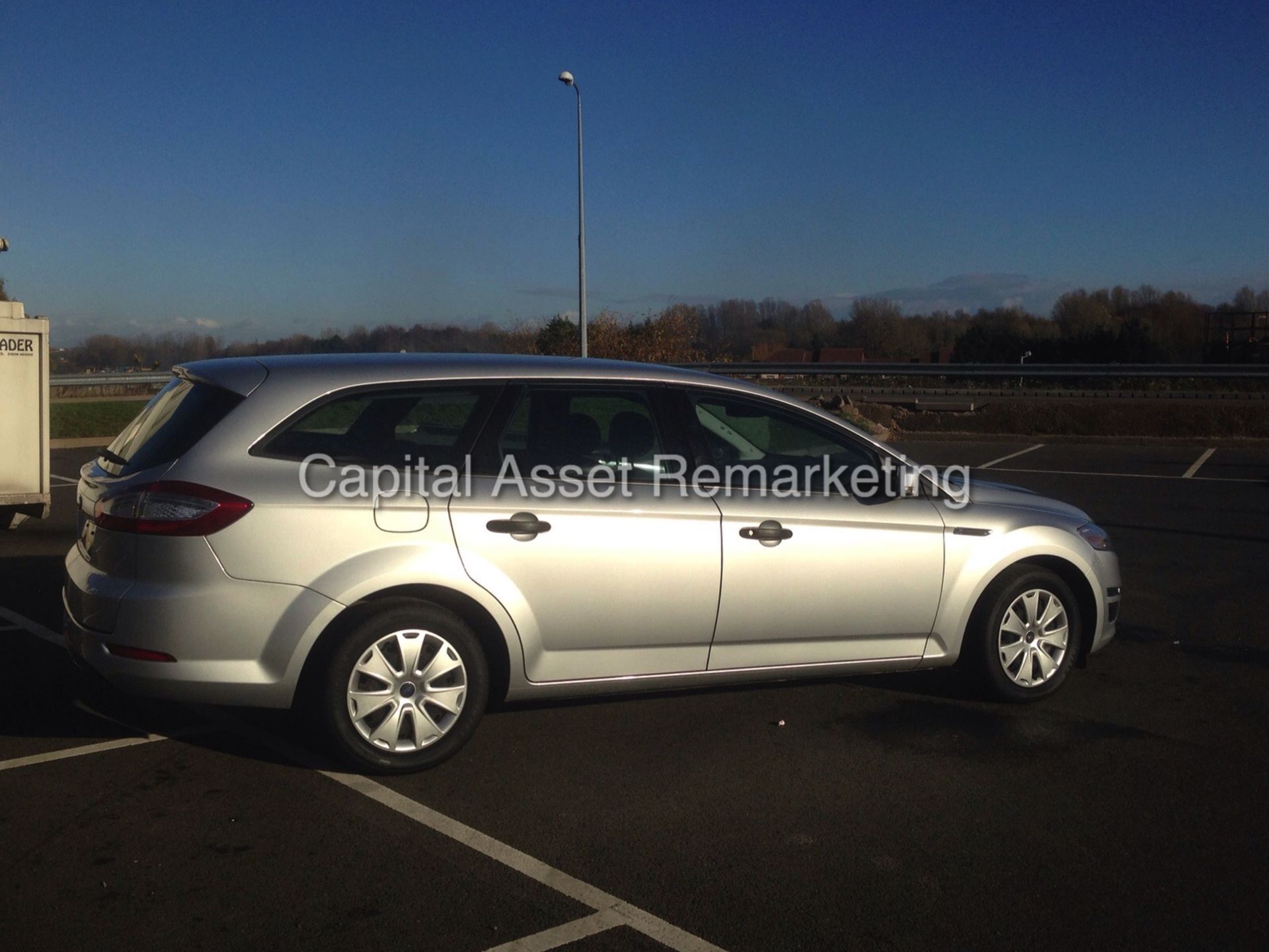 FORD MONDEO 'DIESEL' ESTATE (2013 SPEC) 2.0 TDCI - 140 PS - 6 SPEED - AIR CON (1 OWNER FROM NEW) - Image 4 of 15