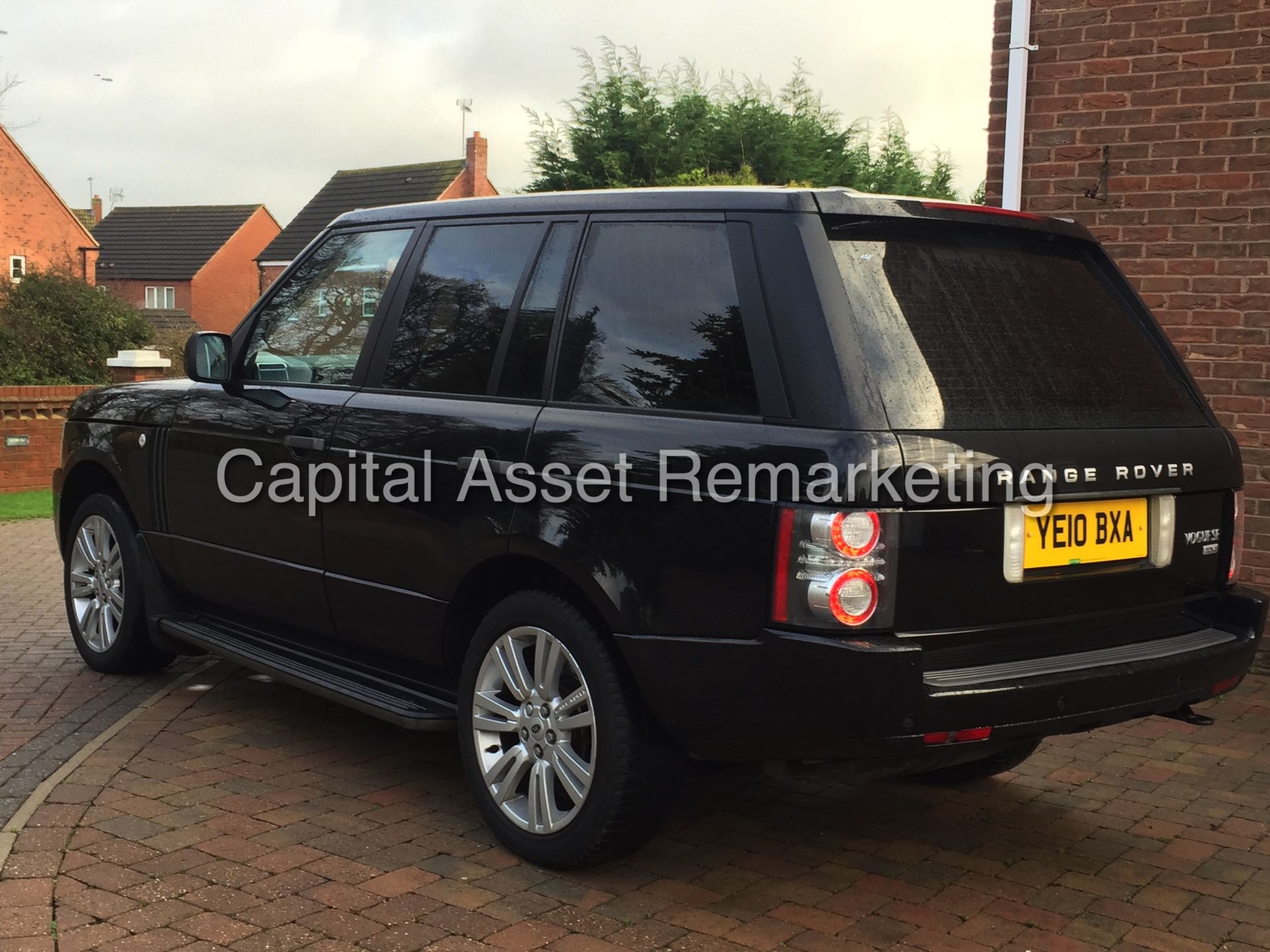 (ON SALE) RANGE ROVER VOGUE 'SE' (2010 - 10 REG) 3.6 TDV8 - AUTO 'HUGE SPEC - FULL HISTORY' (NO VAT) - Image 2 of 33