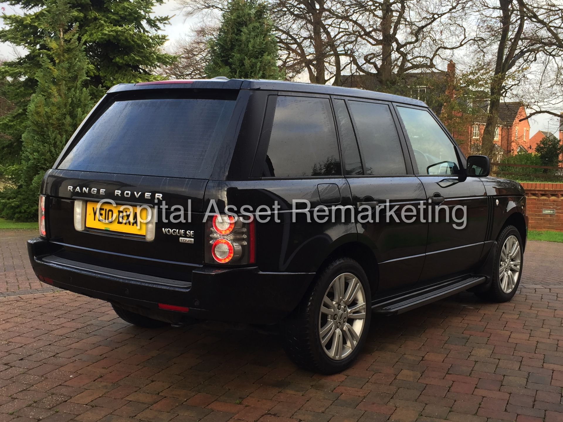 (ON SALE) RANGE ROVER VOGUE 'SE' (2010 - 10 REG) 3.6 TDV8 - AUTO 'HUGE SPEC - FULL HISTORY' (NO VAT) - Image 4 of 33