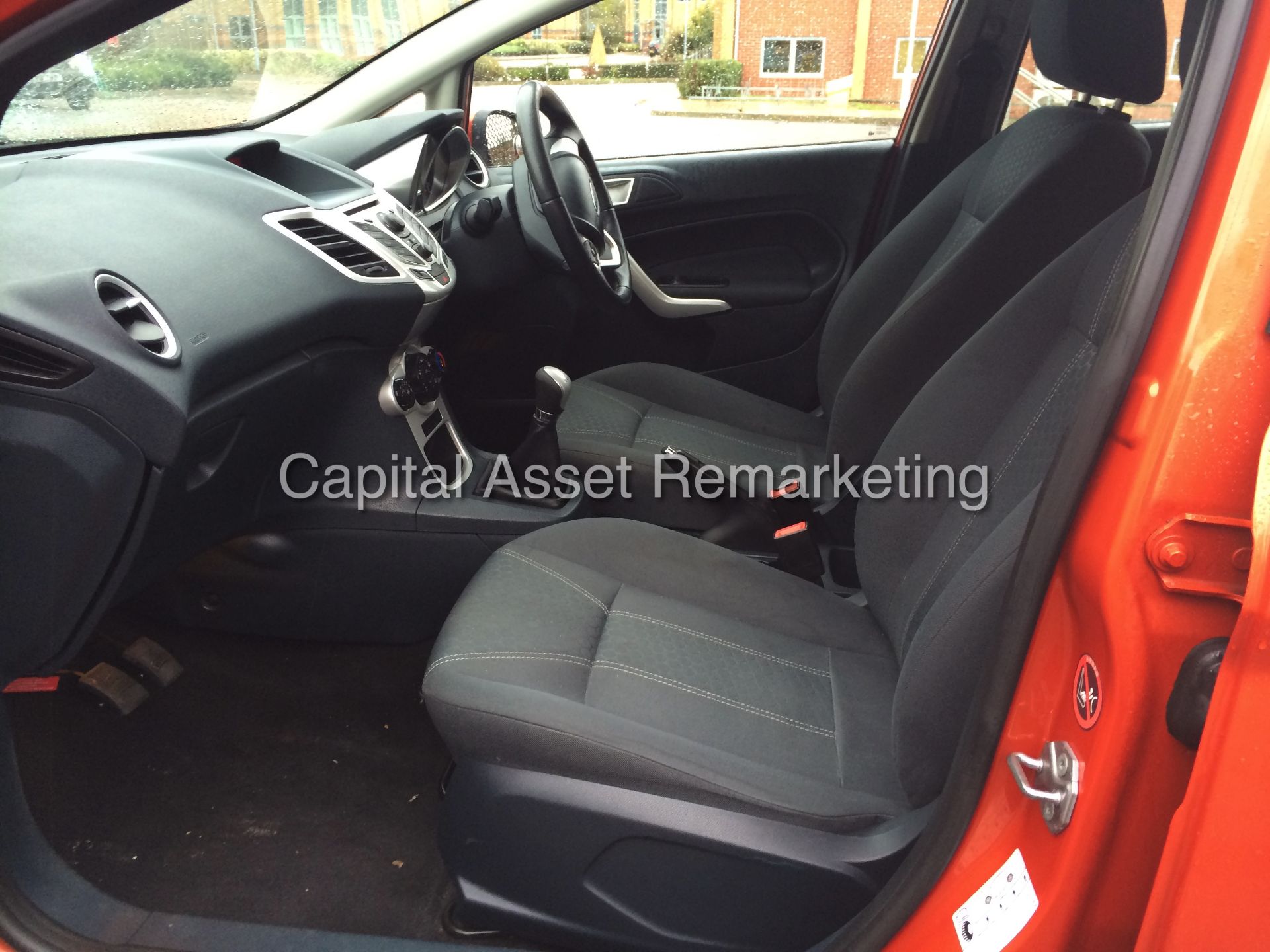 FORD FIESTA 1.4TDCI 'ZETEC EDITION' (2012 - 12 REG) 5 DOOR - AIR CON - "ST LOOK ALIKE" - NO VAT !!! - Image 13 of 18