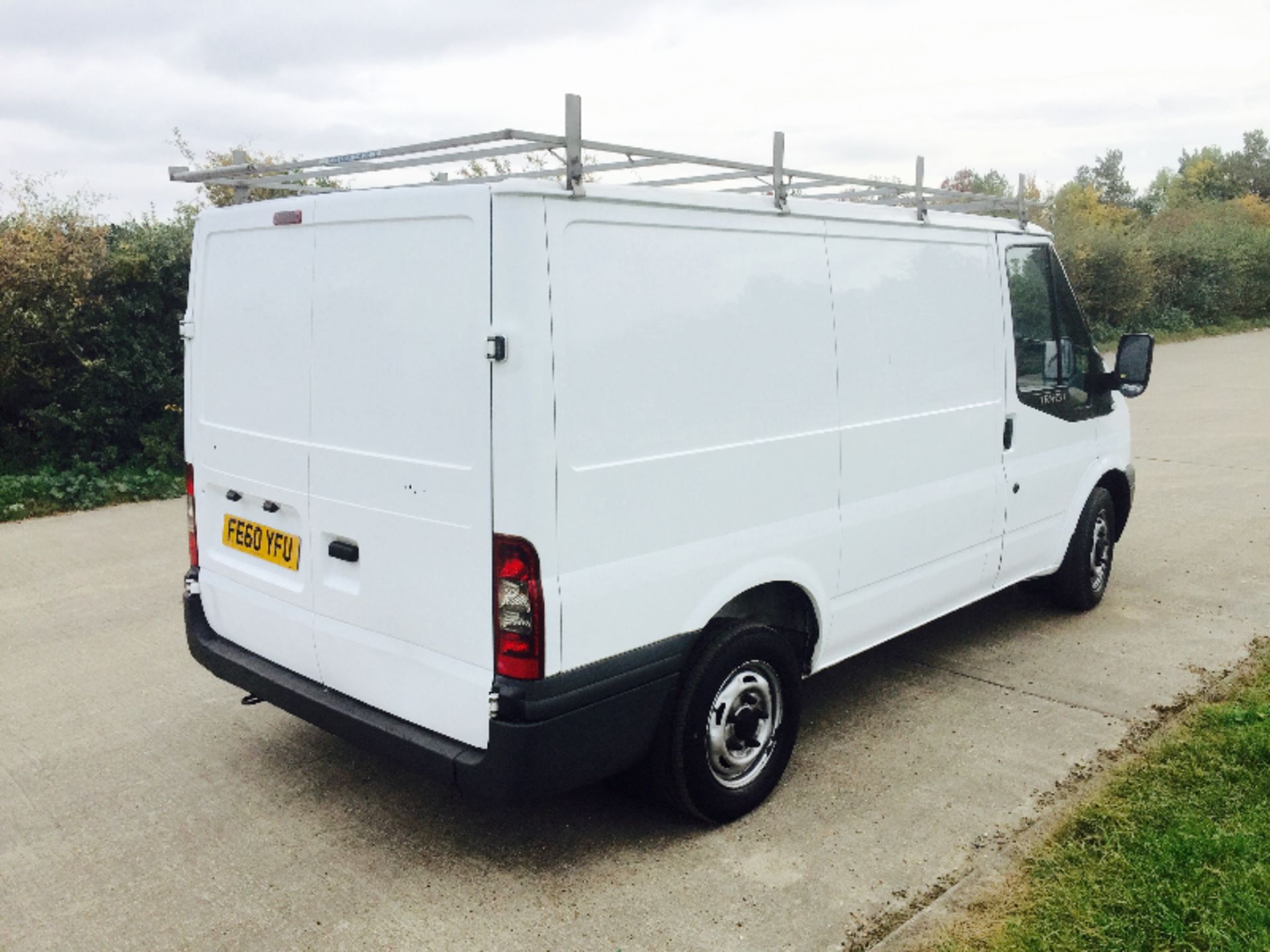 FORD TRANSIT T280 TDCI FWD 2010(60) REG **SWB**LOW ROOF** FORD'S BEST SELLING VAN FOR **9 YEARS** - Image 8 of 11