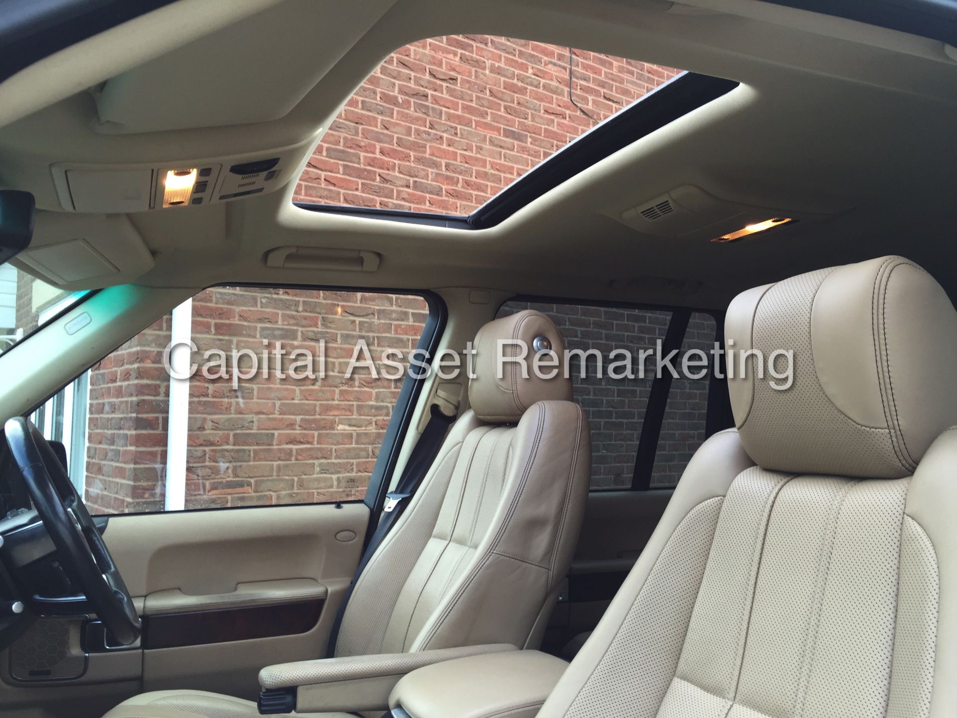 (ON SALE) RANGE ROVER VOGUE 'SE' (2010 - 10 REG) 3.6 TDV8 - AUTO 'HUGE SPEC - FULL HISTORY' (NO VAT) - Image 27 of 33