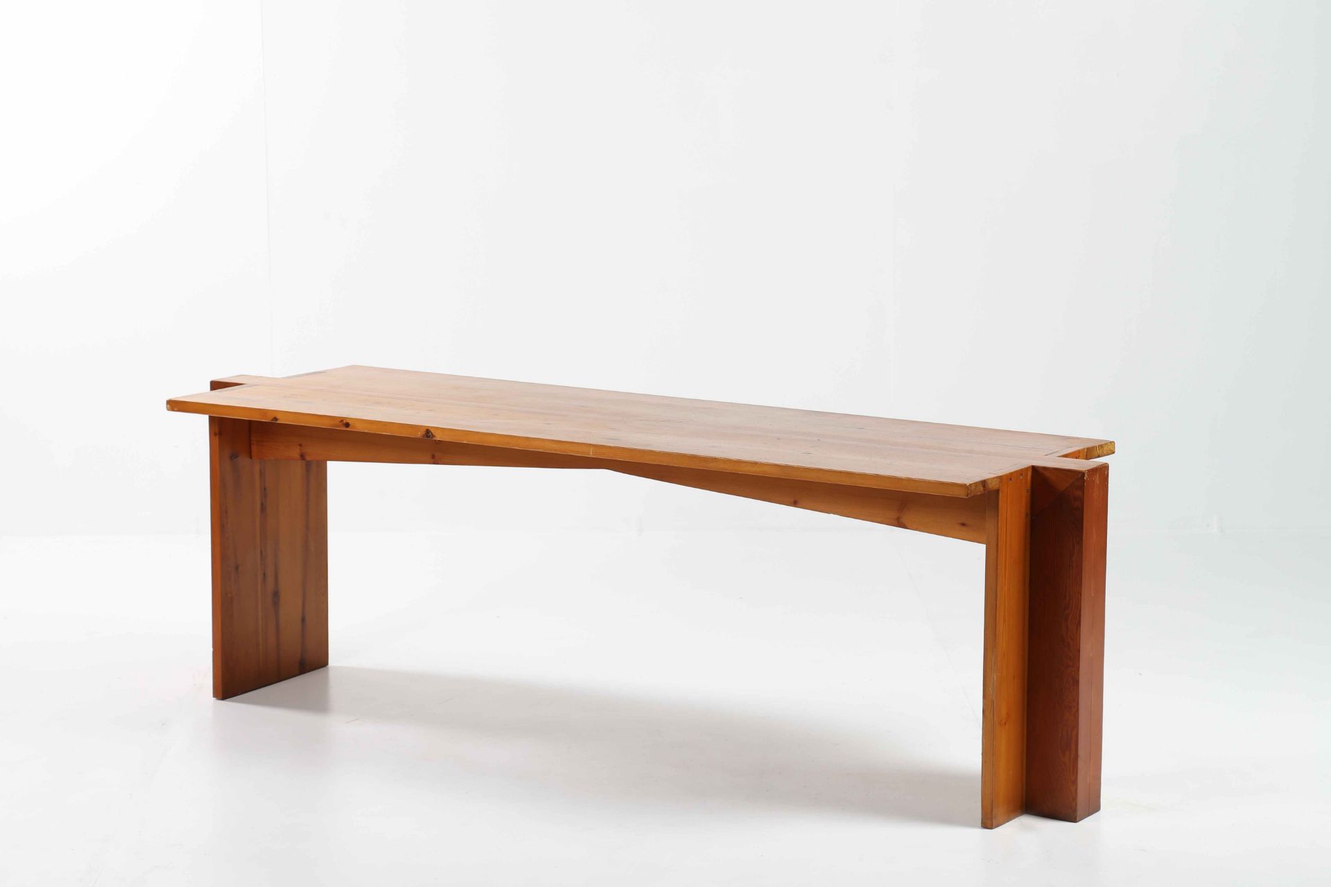 MICHELUCCI GIOVANNI (1891 - 1990)
Very large table-console.
Walnut prototype designed for Delecta