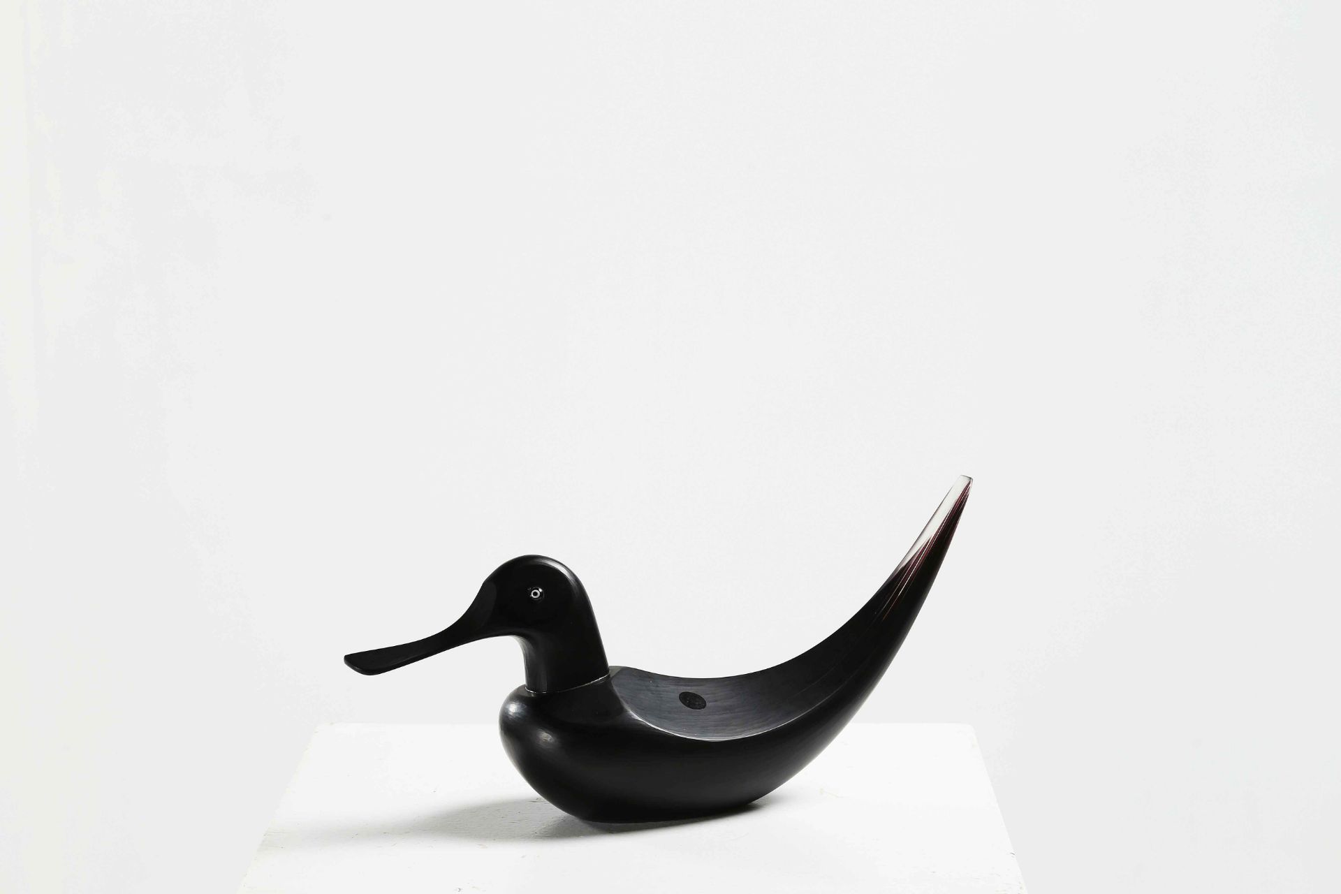 ZUCCHERI TONI (1937 - 2008)
For Venini. Widgeon black Venini TZ 1989/27.
Solid incised glass. Murano