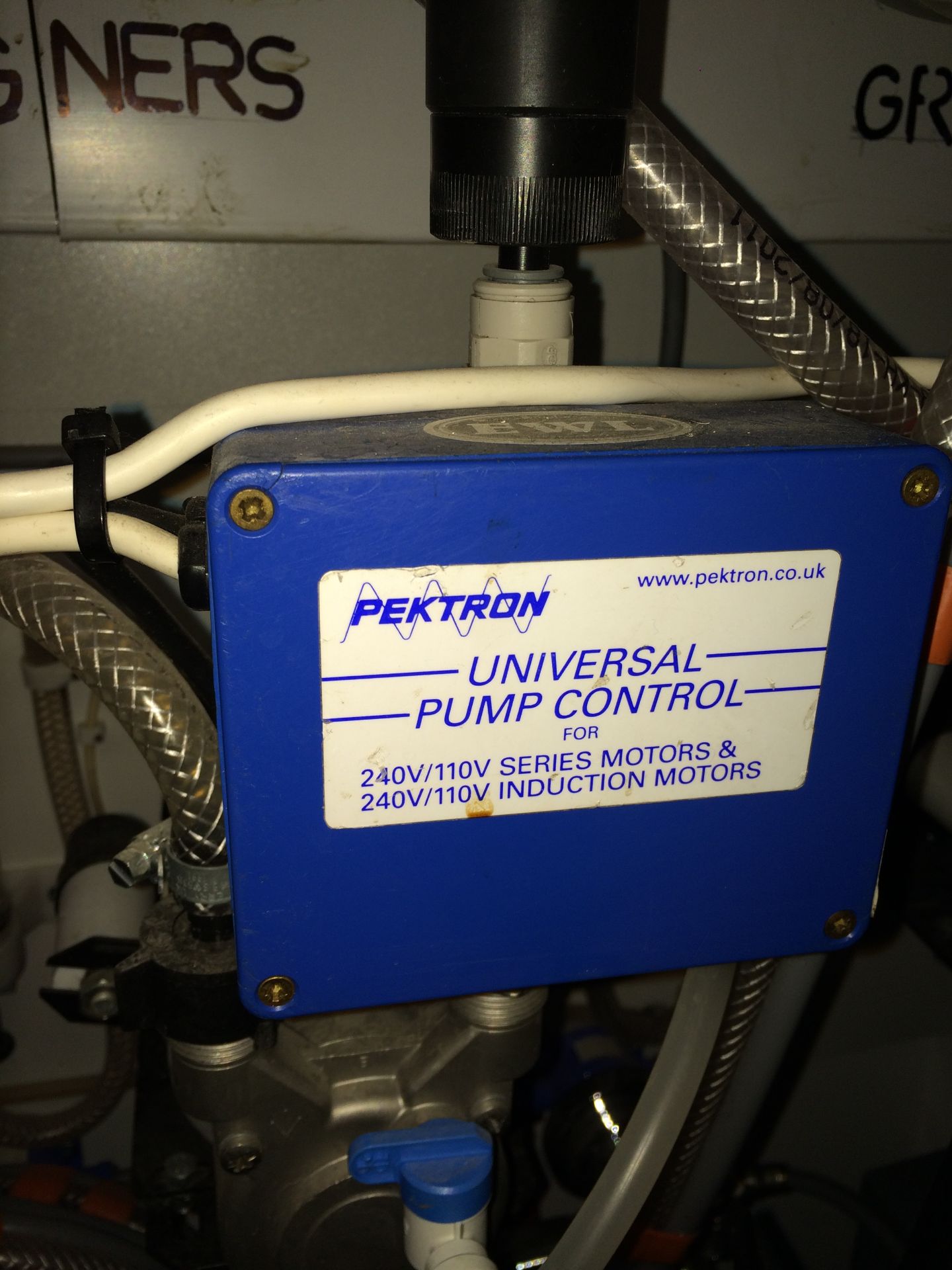 UNIVERSAL BEER PUMP 240V WITH MOUNT PLATE