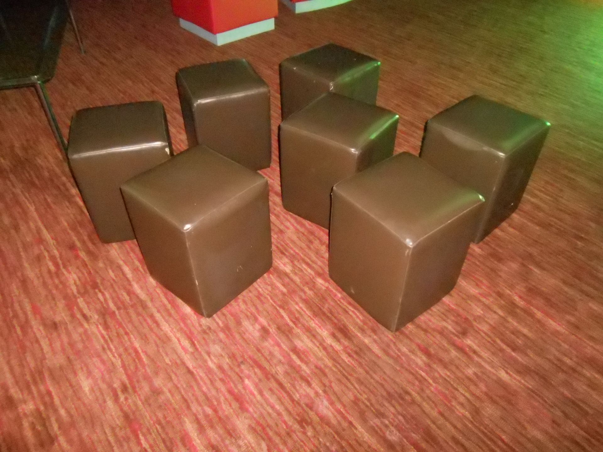 BROWN LEATHER CUBE