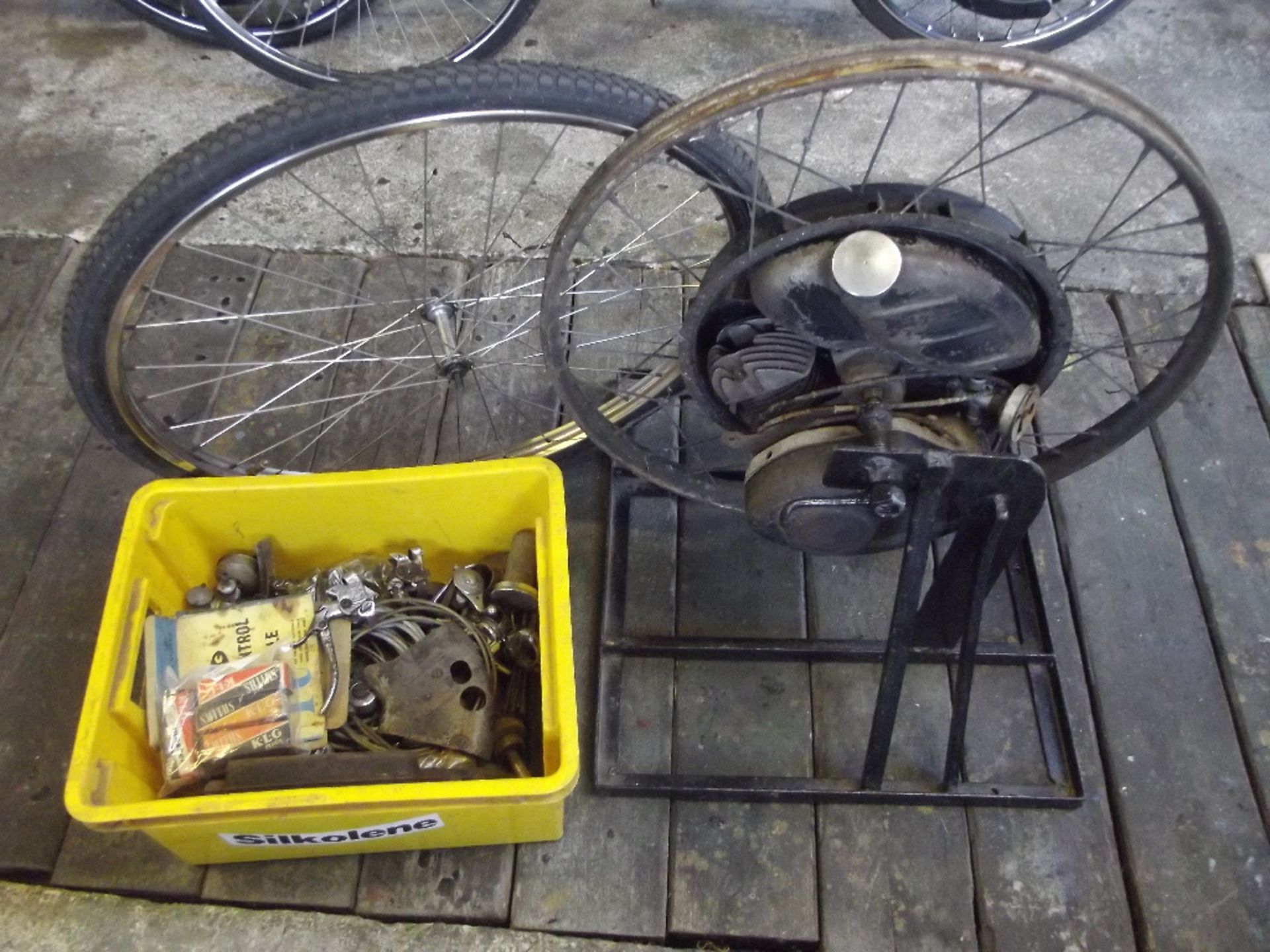 Assorted Cyclemaster engines and spares,