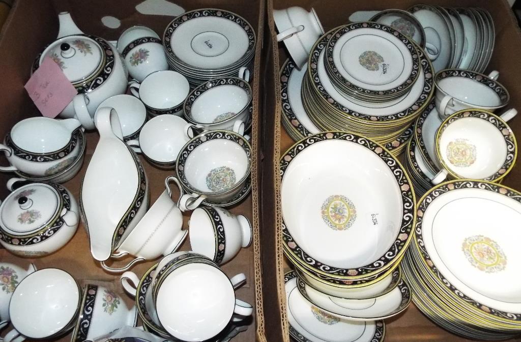 A Wedgwood Runnymede pattern tea and dinner service (2 boxes) Condition report Report by NG