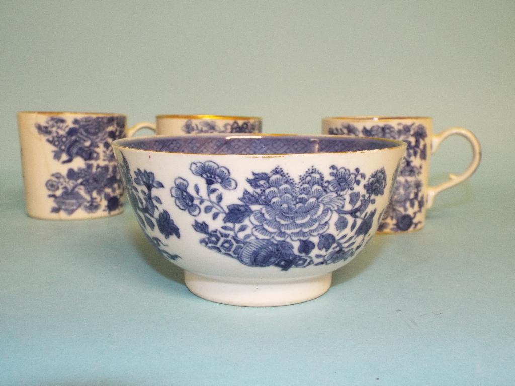 Five Chinese export porcelain cups and saucers, crested, with underglaze blue decoration, another - Image 5 of 11