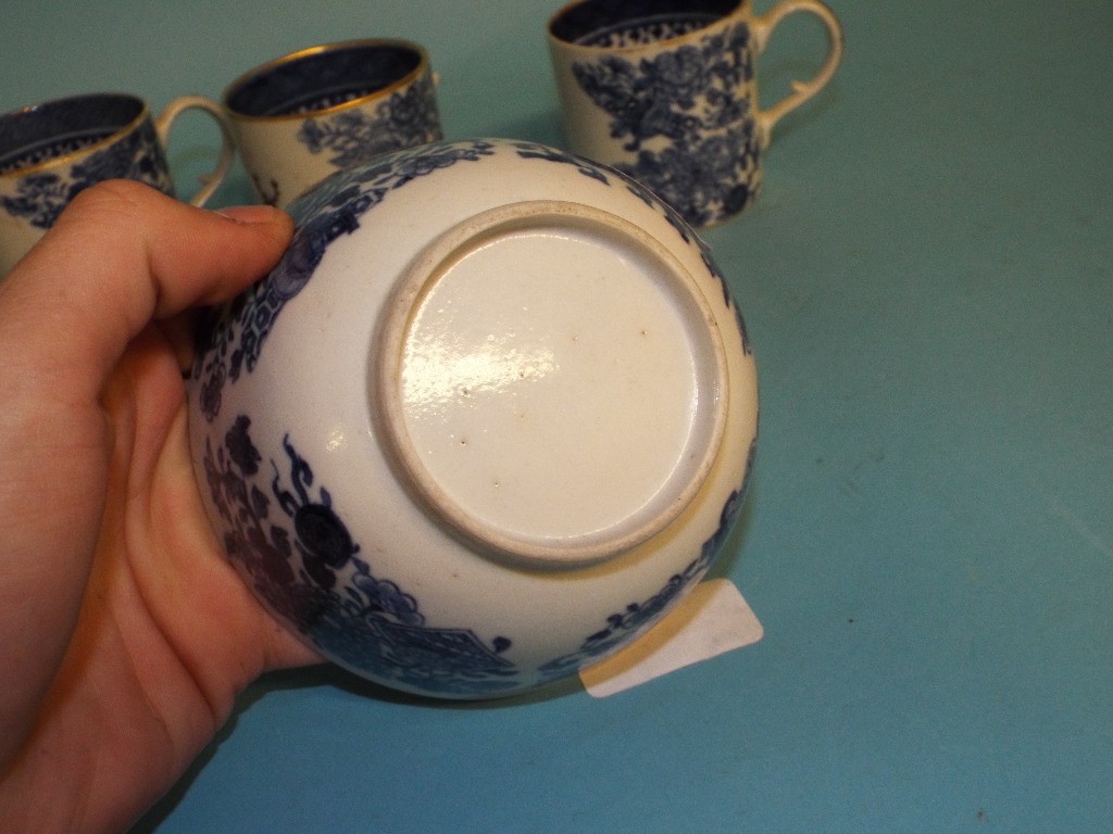 Five Chinese export porcelain cups and saucers, crested, with underglaze blue decoration, another - Image 7 of 11
