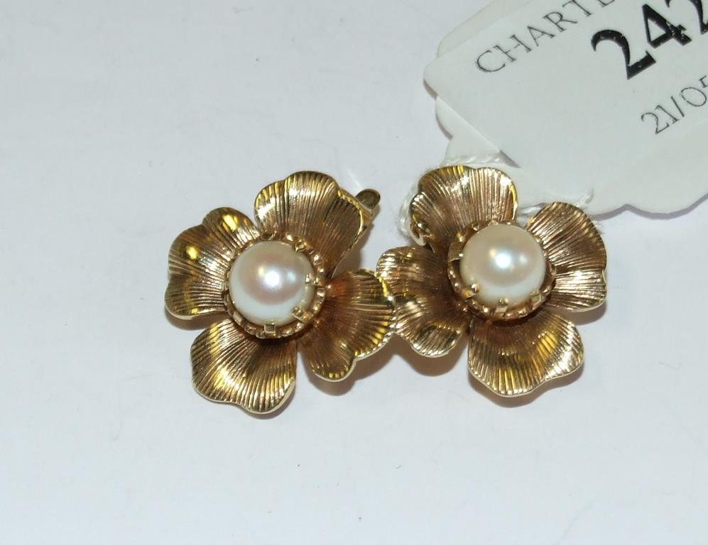 A pair of 9ct gold and pearl flowerhead