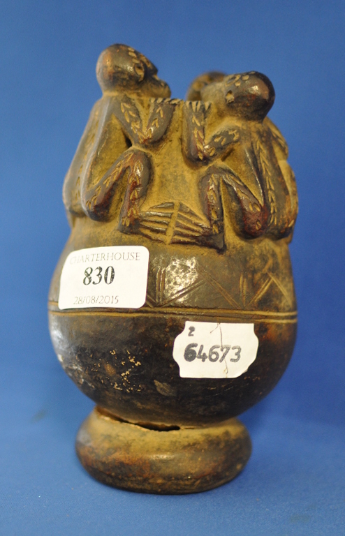 An African ceramic pipe - Image 2 of 3