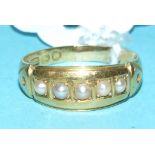 A 15ct gold and seed pearl ring Condition report Report by GH

The weight is 2.8 g (all in)